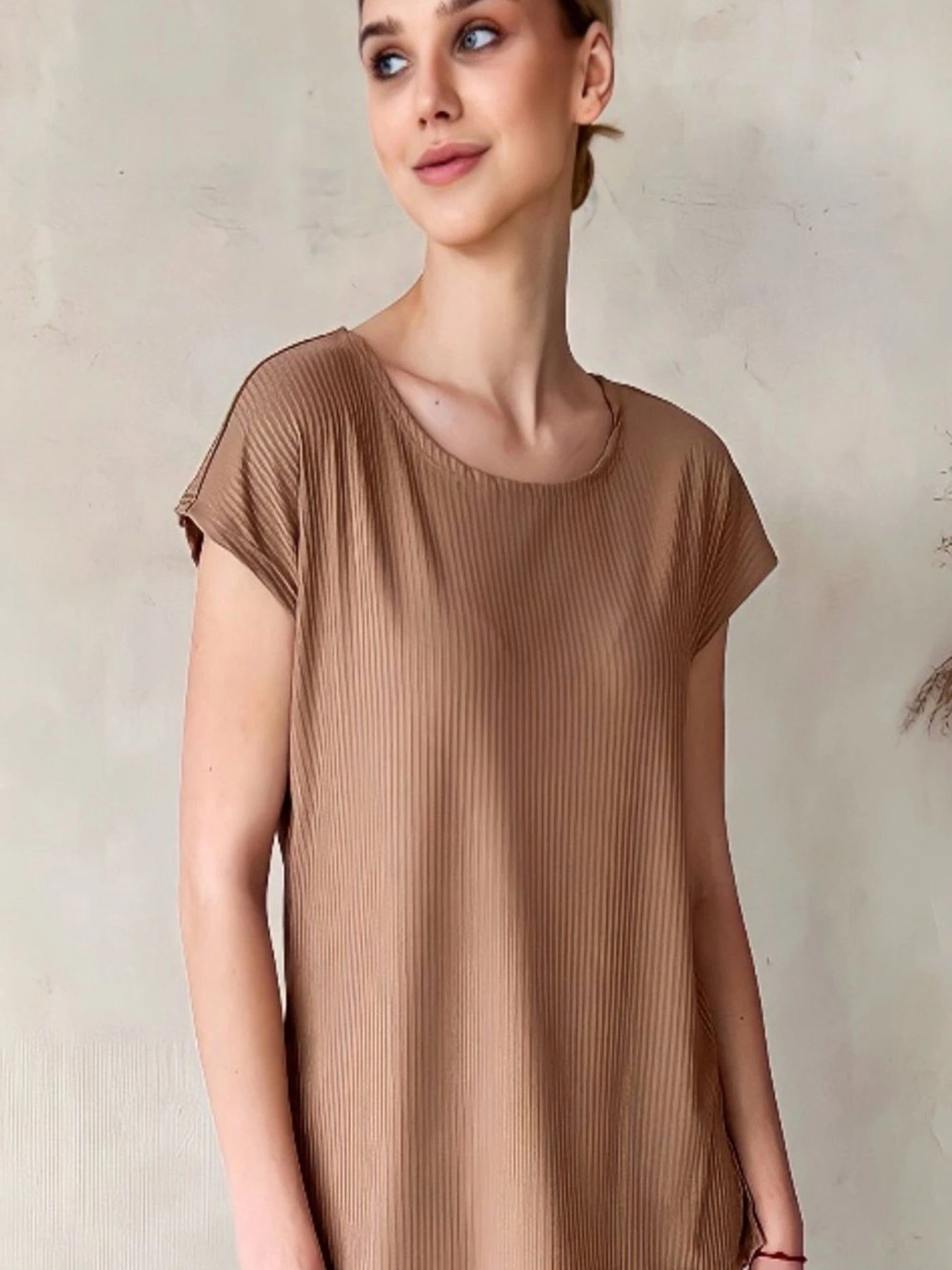 Футболки і поло LadyLike модель ll142870084-bezhevij Футболки і поло LadyLike модель ll142870084-bezhevij Фото
