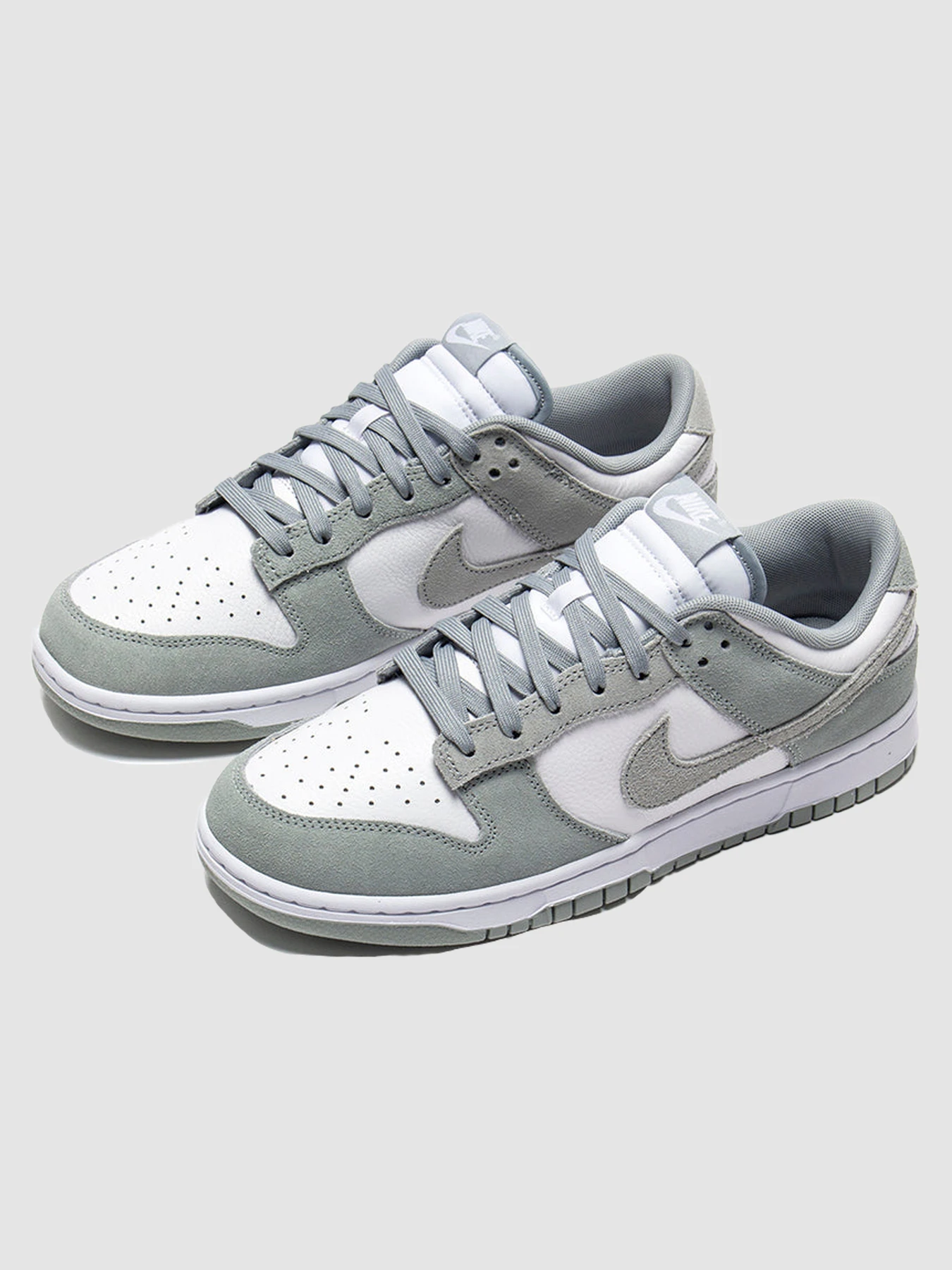 Кросівки NIKE Dunk Low Retro модель FQ8249-101 Кросівки NIKE Dunk Low Retro модель FQ8249-101 Фото