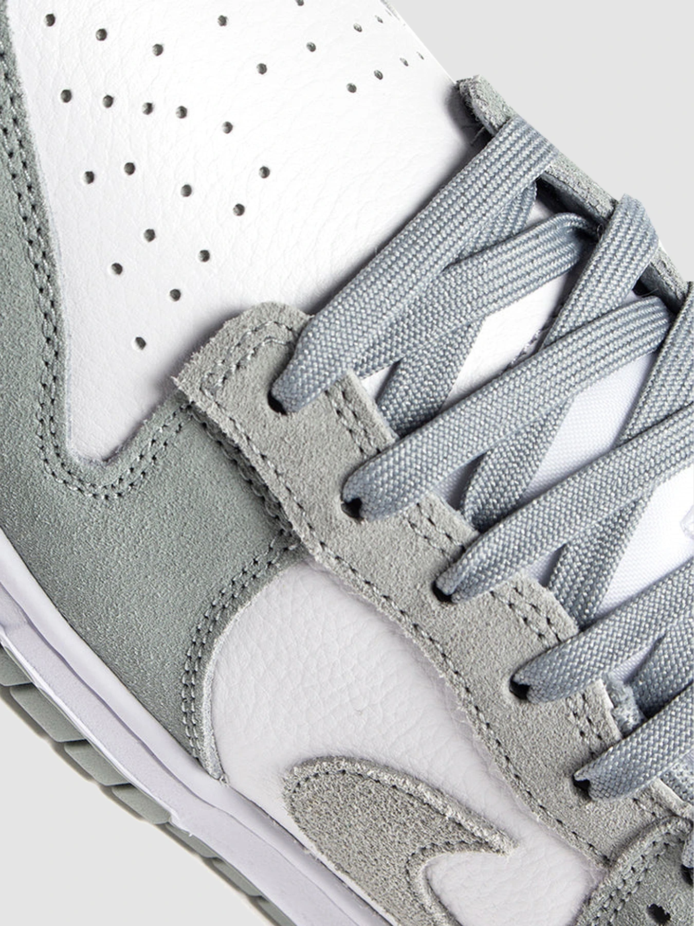 Кросівки NIKE Dunk Low Retro модель FQ8249-101 Кросівки NIKE Dunk Low Retro модель FQ8249-101 Фото