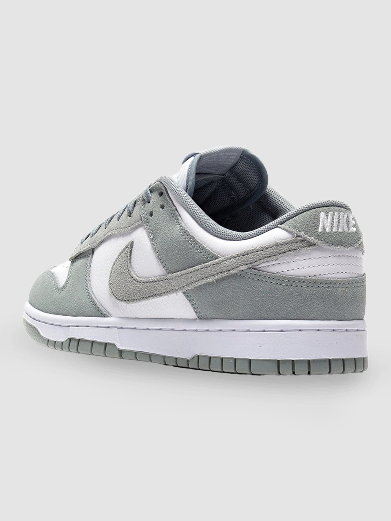 Кросівки NIKE Dunk Low Retro модель FQ8249-101 Кросівки NIKE Dunk Low Retro модель FQ8249-101 Фото