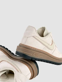 Кросівки NIKE Air Force 1 Low Luxe модель HV2531-100 Фото