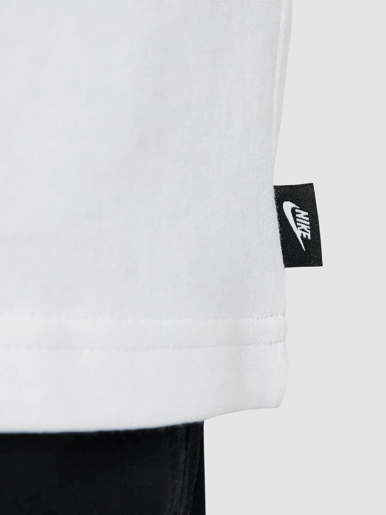 Футболки и поло NIKE Sportswear Premium Essentials T-Shirt модель DO7392-101 Футболки и поло NIKE Sportswear Premium Essentials T-Shirt модель DO7392-101 Фото