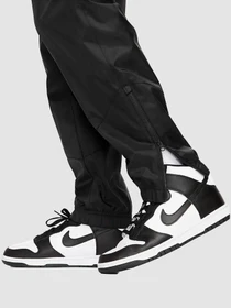 Брюки NIKE Windrunner модель DX0653-011 Фото