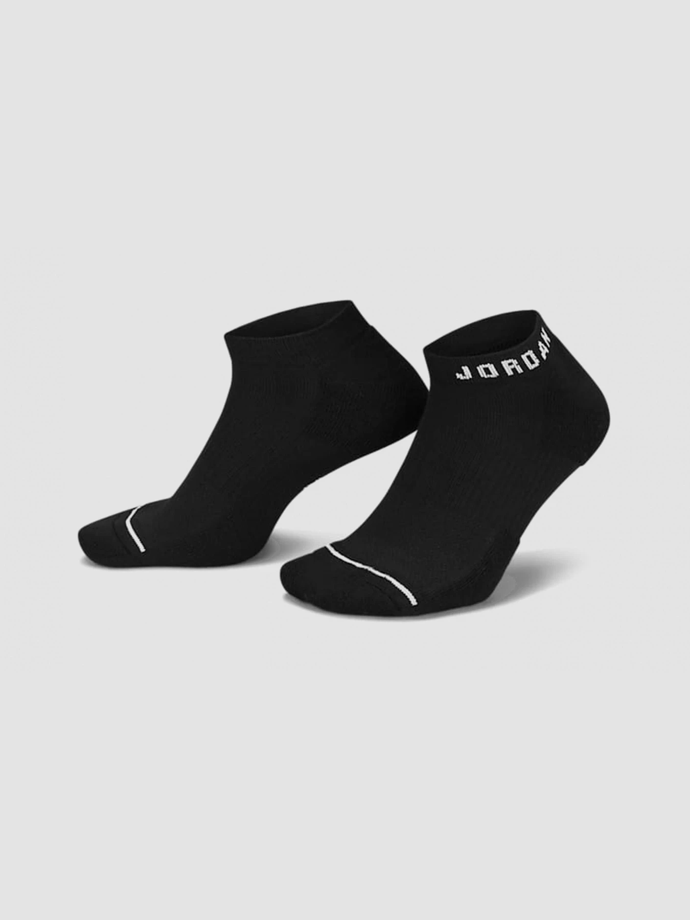 Шкарпетки та гольфи Jordan U J Ed Cush Poly Ns 3Pr 144 модель DX9656-010 Шкарпетки та гольфи Jordan U J Ed Cush Poly Ns 3Pr 144 модель DX9656-010 Фото