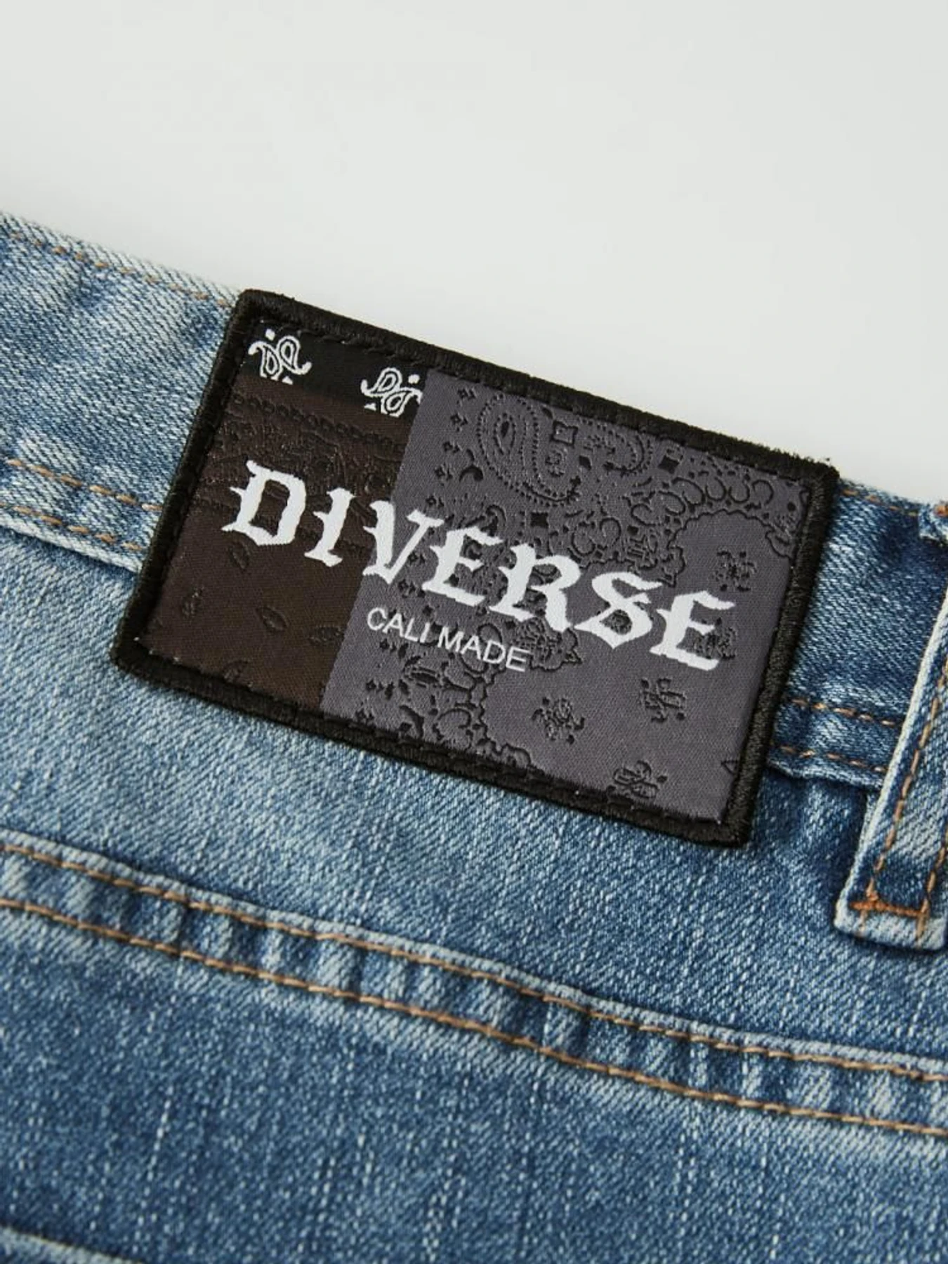 Джинси DIVERSE Blackhart 232 Dst модель 10041309 Джинси DIVERSE Blackhart 232 Dst модель 10041309 Фото
