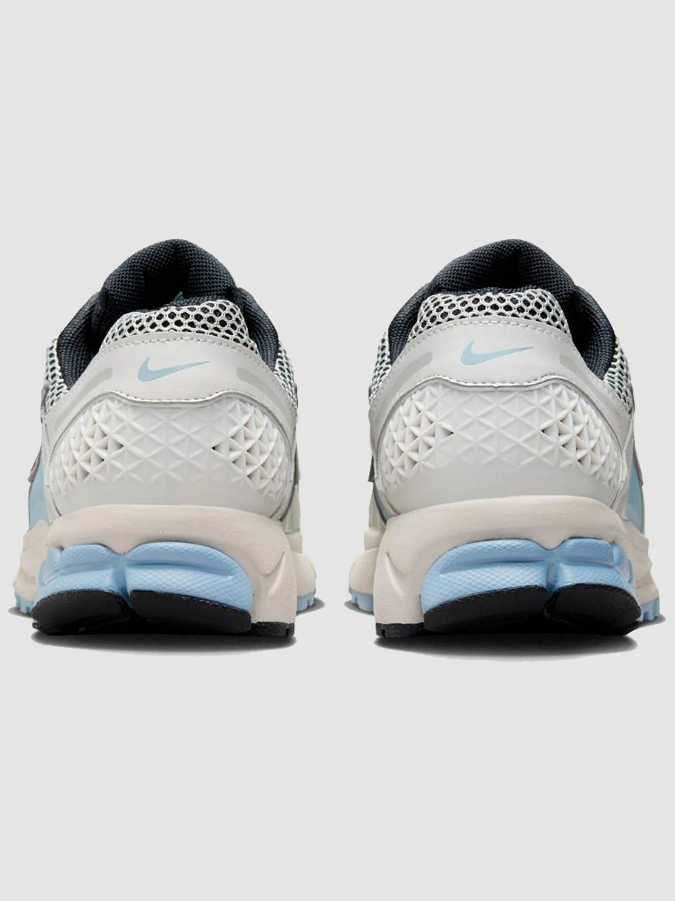 Кроссовки NIKE Zoom Vomero 5 модель FQ7079-001 Кроссовки NIKE Zoom Vomero 5 модель FQ7079-001 Фото