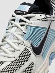 Кроссовки NIKE Zoom Vomero 5 модель FQ7079-001 Фото