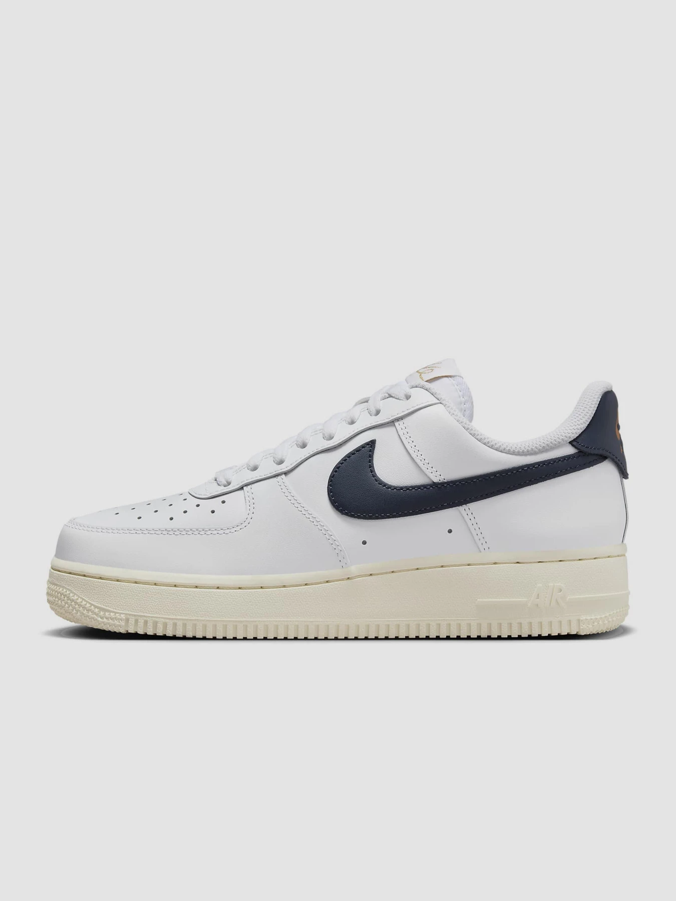 Кроссовки NIKE Air Force 1 '07 Flyease модель HJ9122-100 Фото