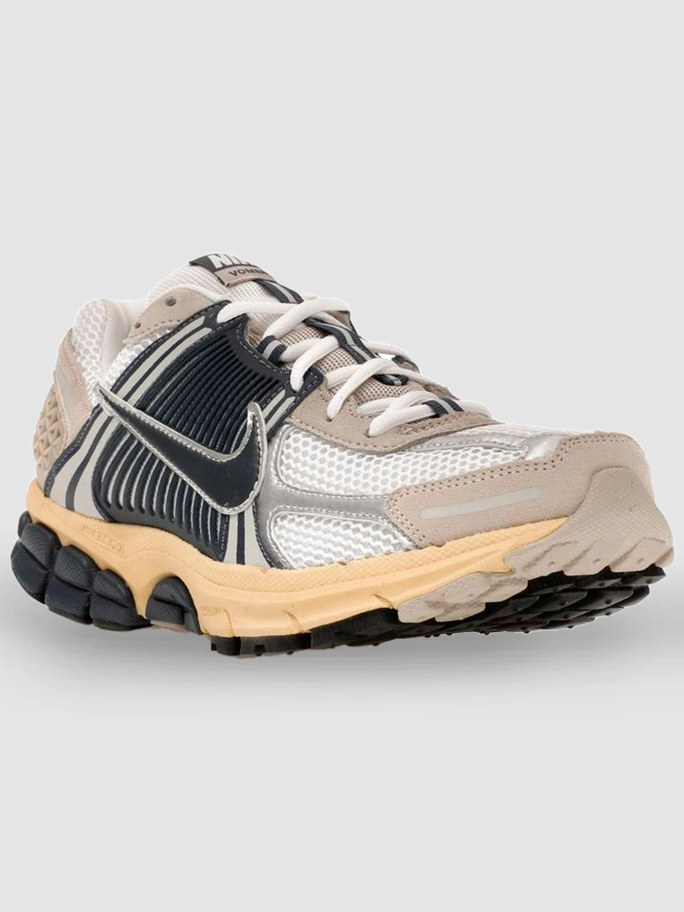 Кросівки NIKE Zoom Vomero 5 *Since 1972* модель HF4259-100 Кросівки NIKE Zoom Vomero 5 *Since 1972* модель HF4259-100 Фото