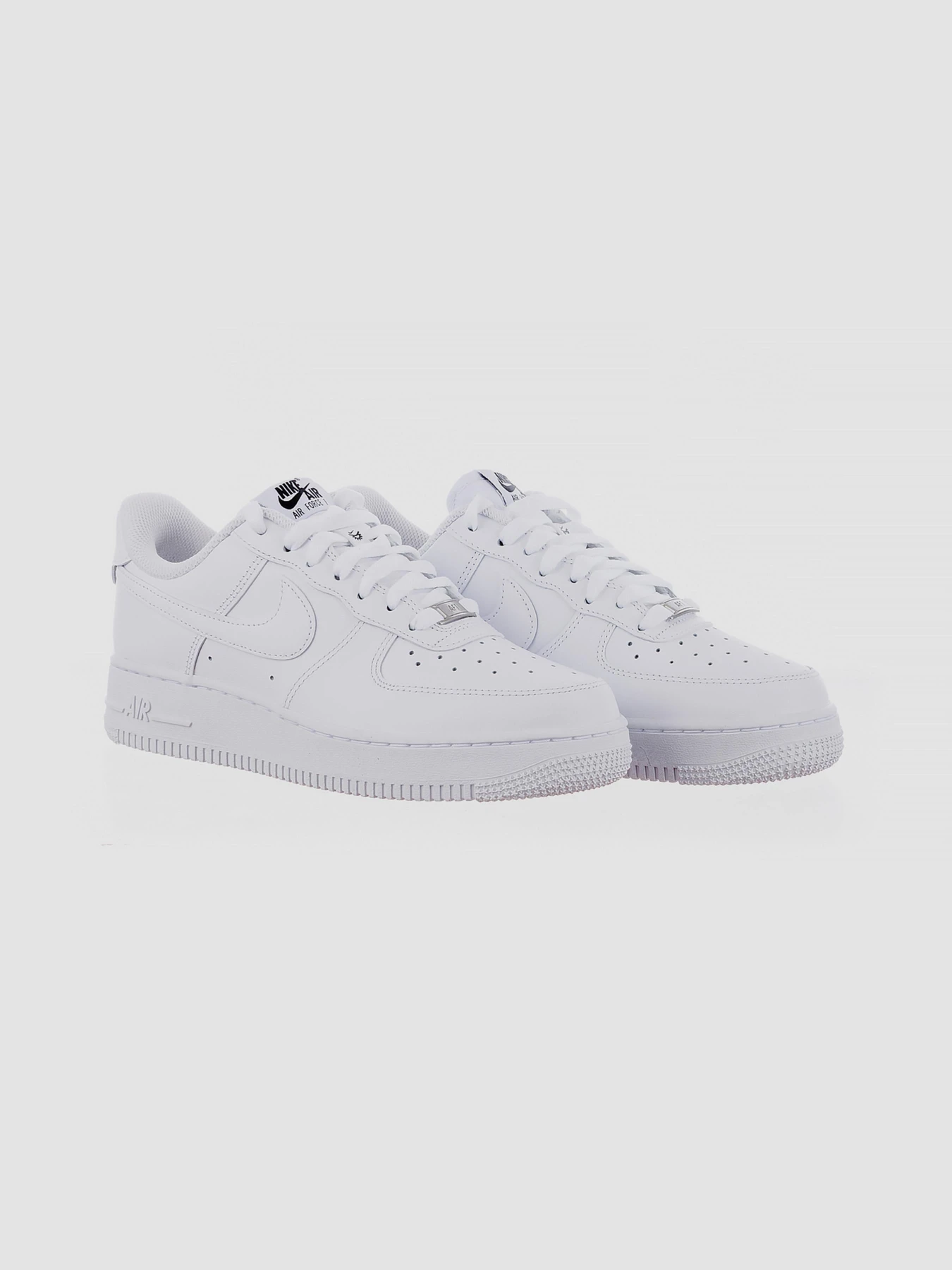 Кросівки NIKE Air Force 1 07 Flyease модель DX5883-100 Кросівки NIKE Air Force 1 07 Flyease модель DX5883-100 Фото