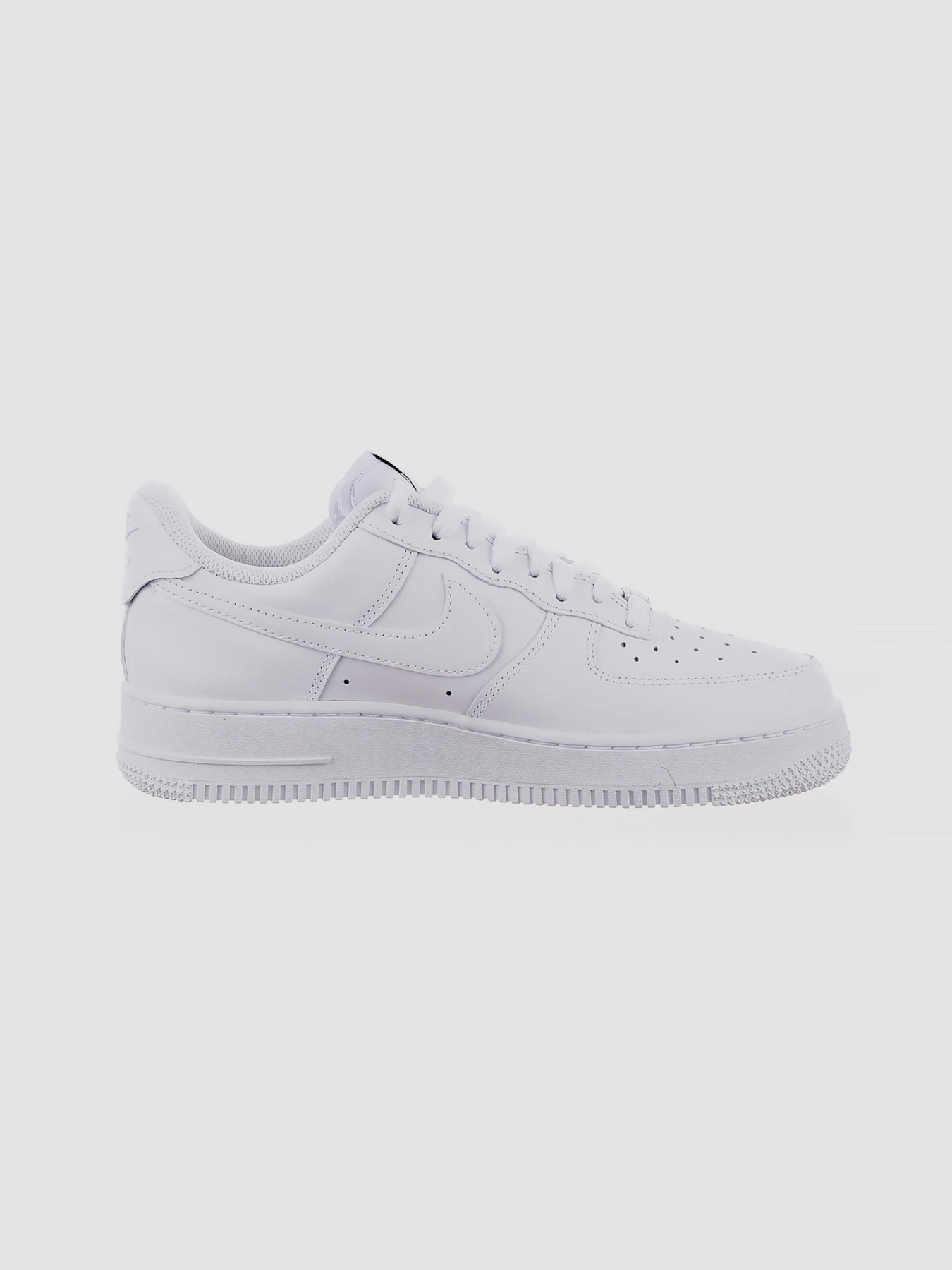 Кросівки NIKE Air Force 1 07 Flyease модель DX5883-100 Кросівки NIKE Air Force 1 07 Flyease модель DX5883-100 Фото