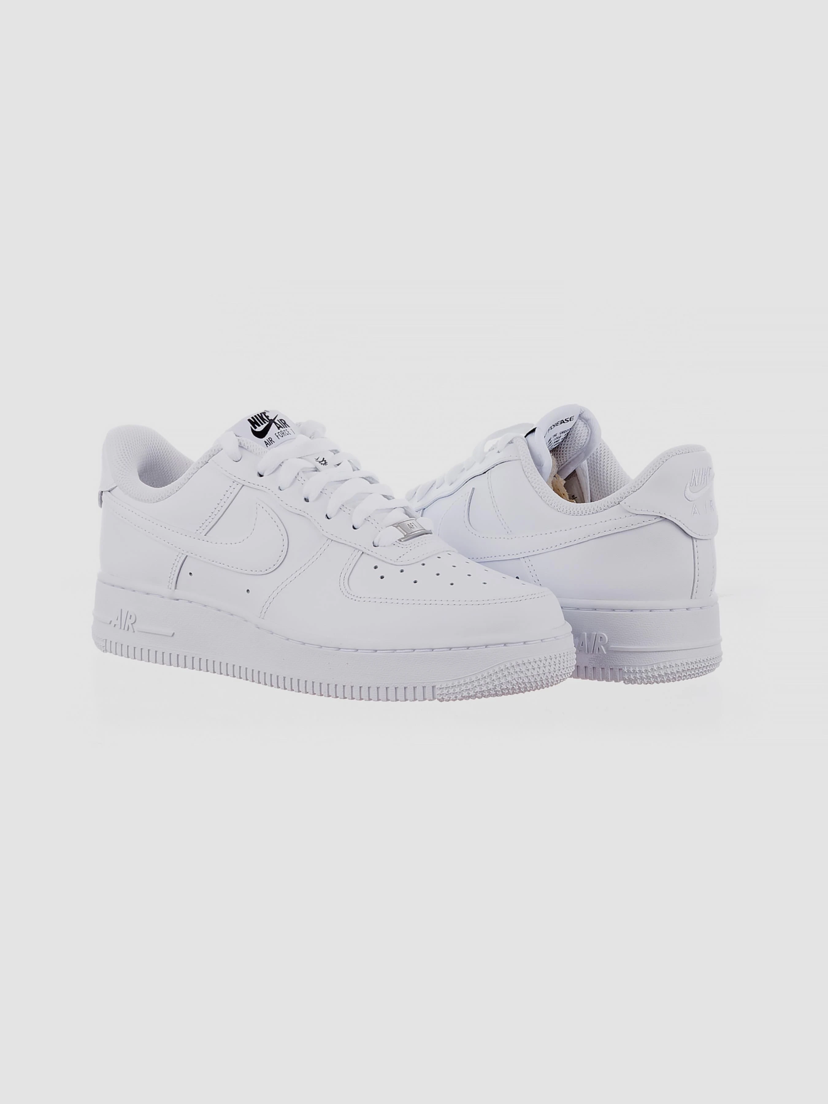 Жіночі Кросівки повсякденні NIKE Air Force 1 07 Flyease фото 3