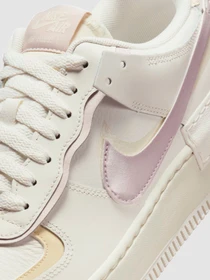 Кросівки NIKE Wmns Air Force 1 Shadow модель DZ1847-104 Фото