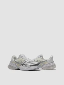 Кросівки NIKE Nike V2k Run модель FD0736-104 Фото