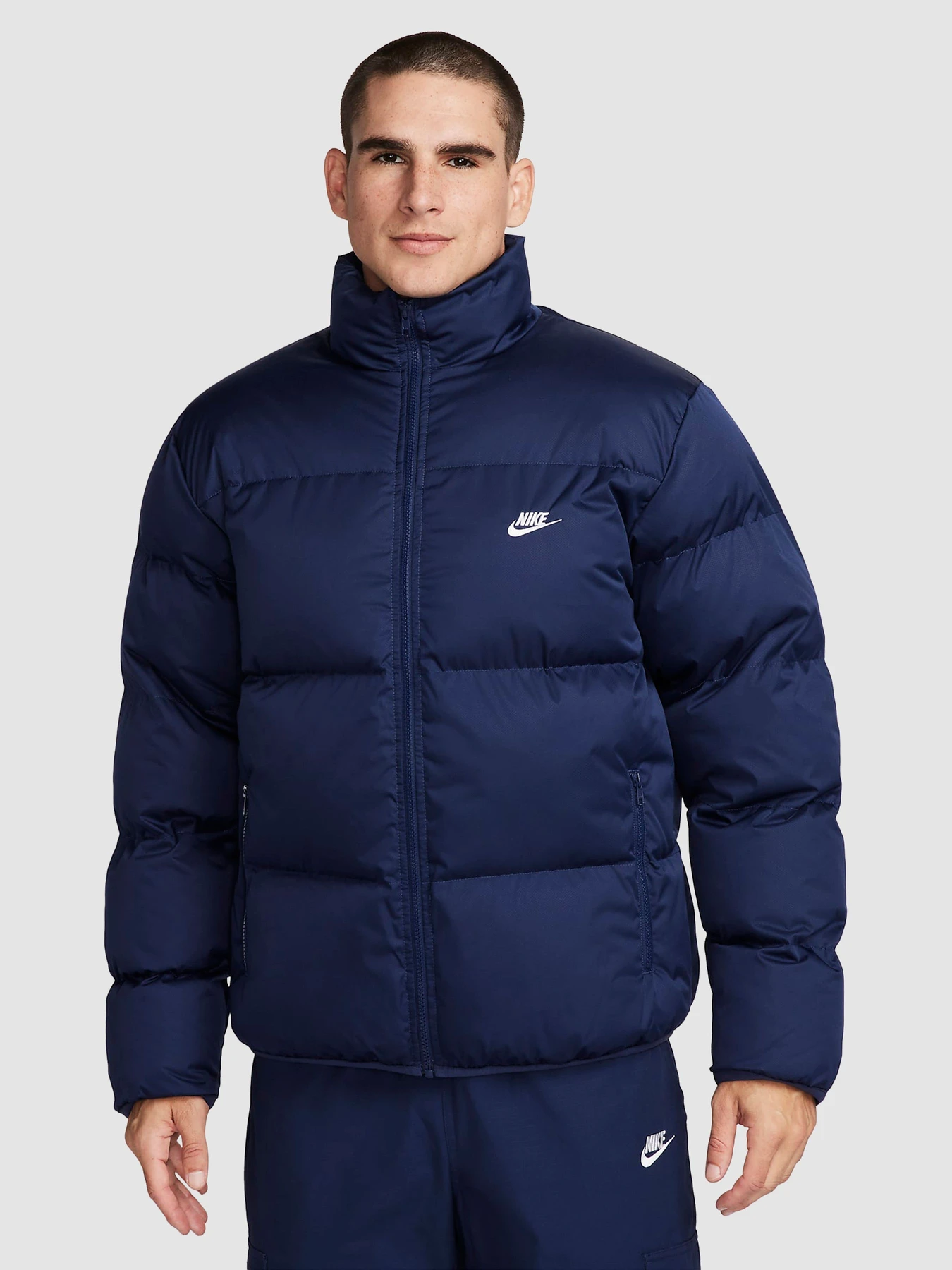 Куртки та дублянки NIKE Sportswear Club Puffer модель FB7368-410 Фото