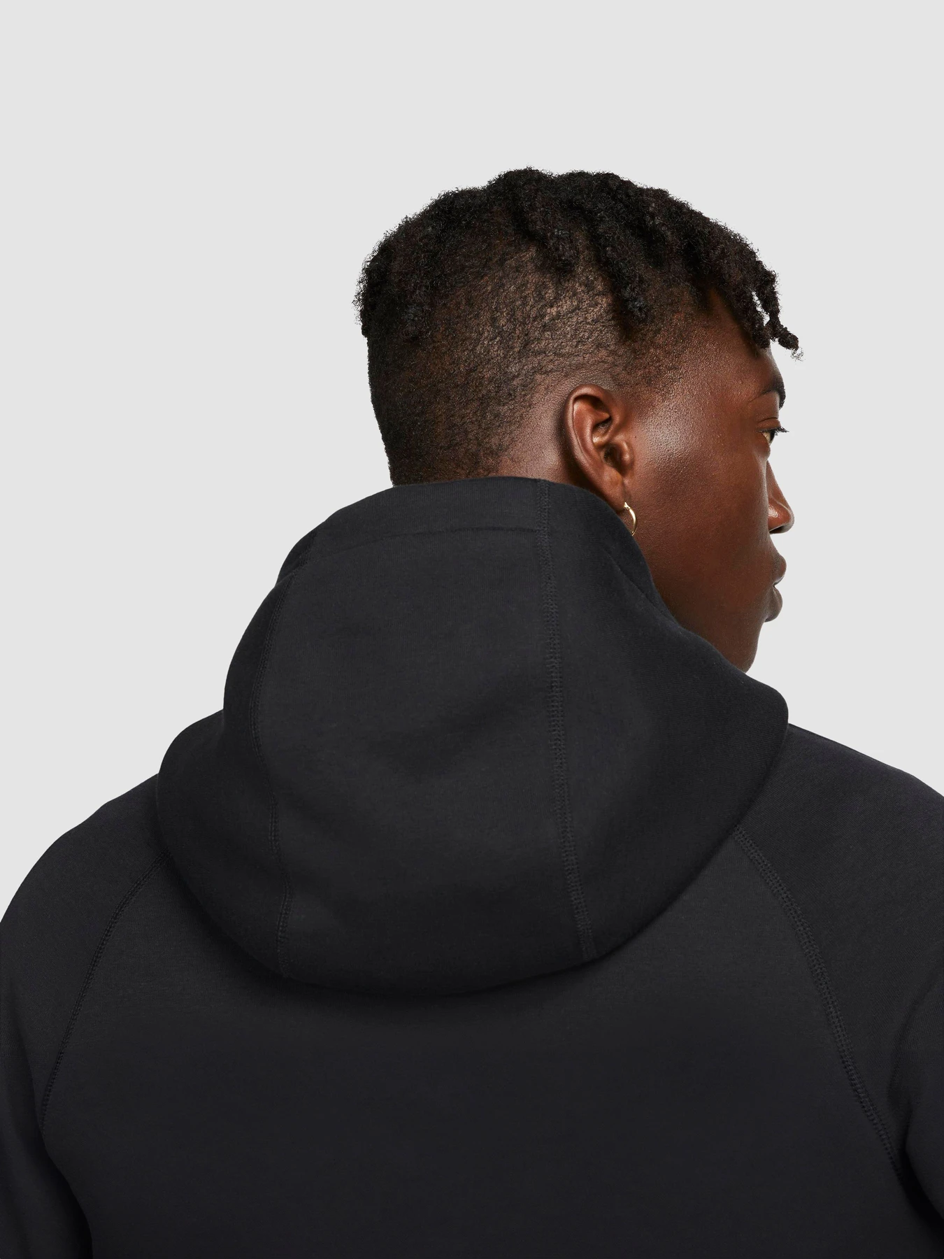 Худи и свитшоты NIKE M Nk Tch Flc Po Hoodie модель FB8016-010 Фото