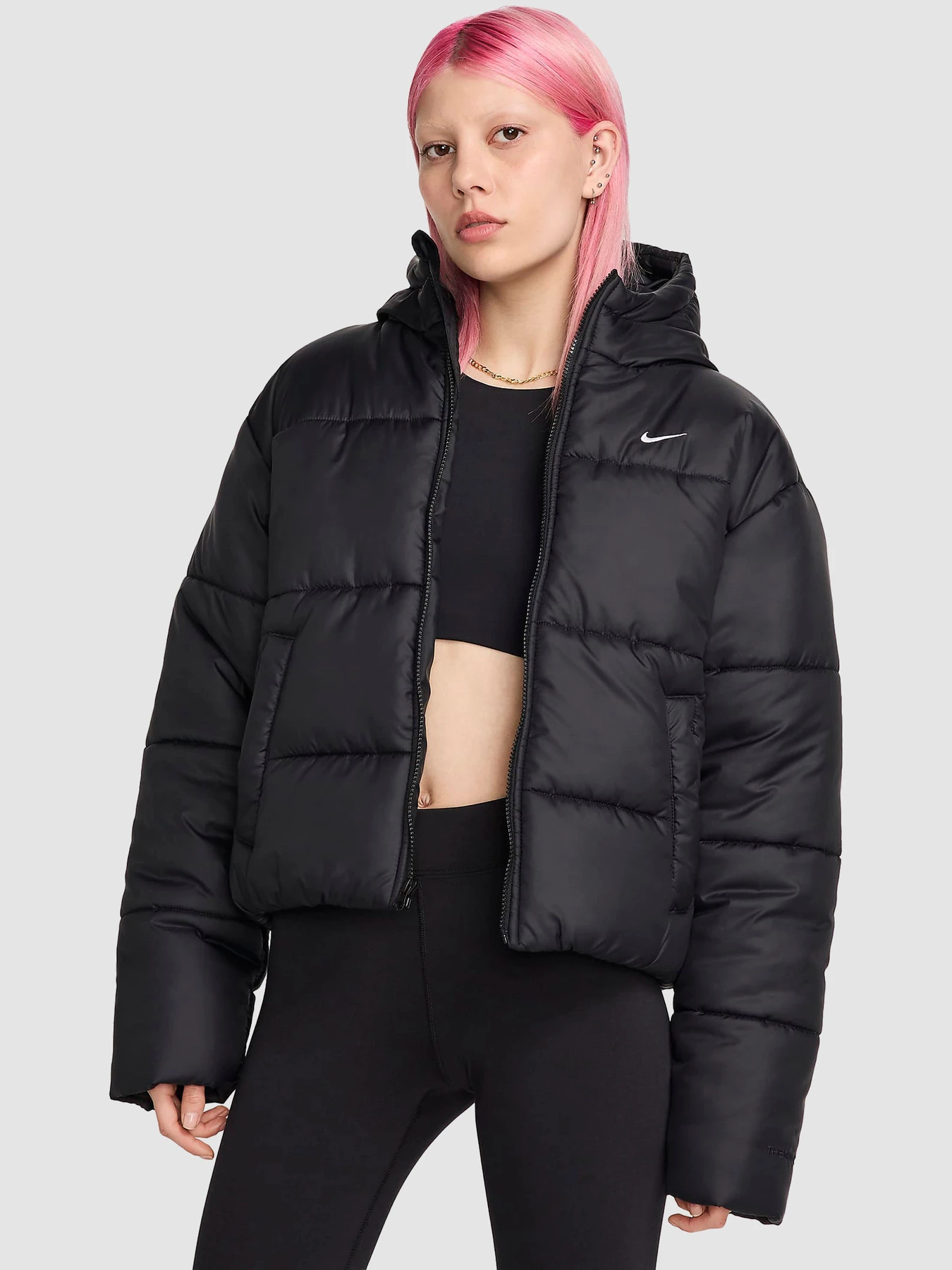Куртки и дубленки NIKE Sportswear Classic Puffer модель FZ5899-010 Куртки и дубленки NIKE Sportswear Classic Puffer модель FZ5899-010 Фото