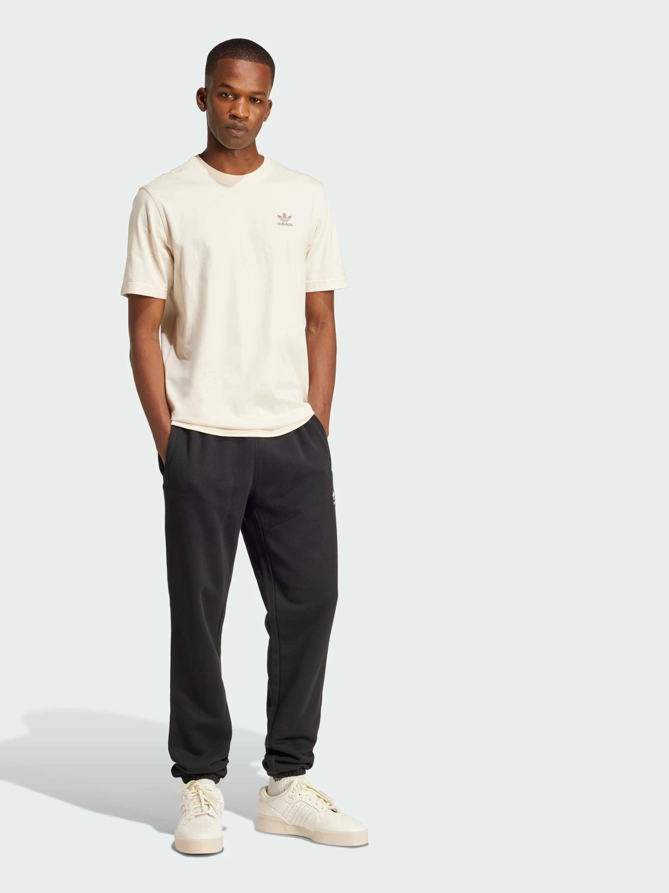 Футболки и поло Adidas модель JC9991 Футболки и поло Adidas модель JC9991 Фото