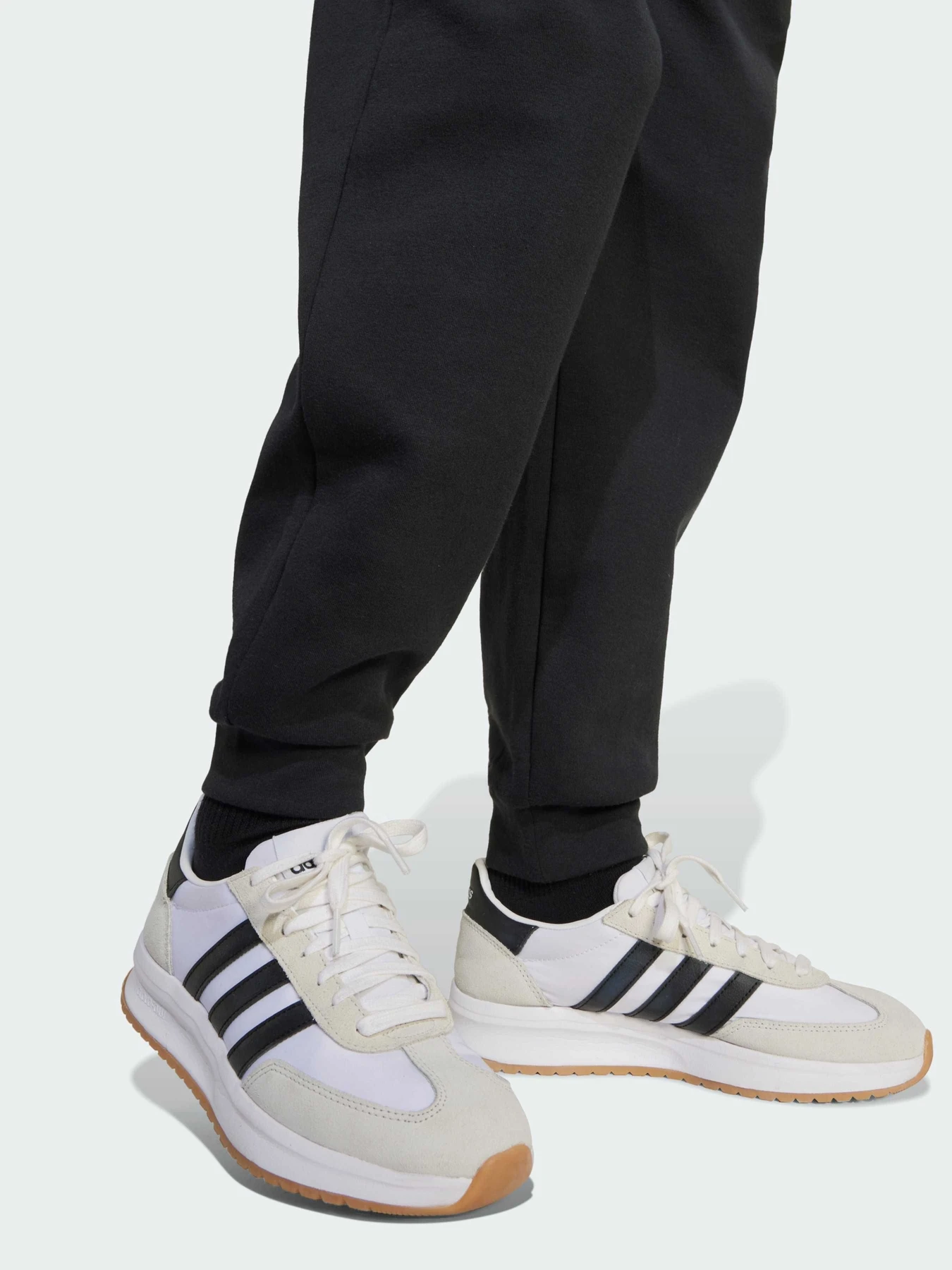 Брюки Adidas модель JC7566 Брюки Adidas модель JC7566 Фото