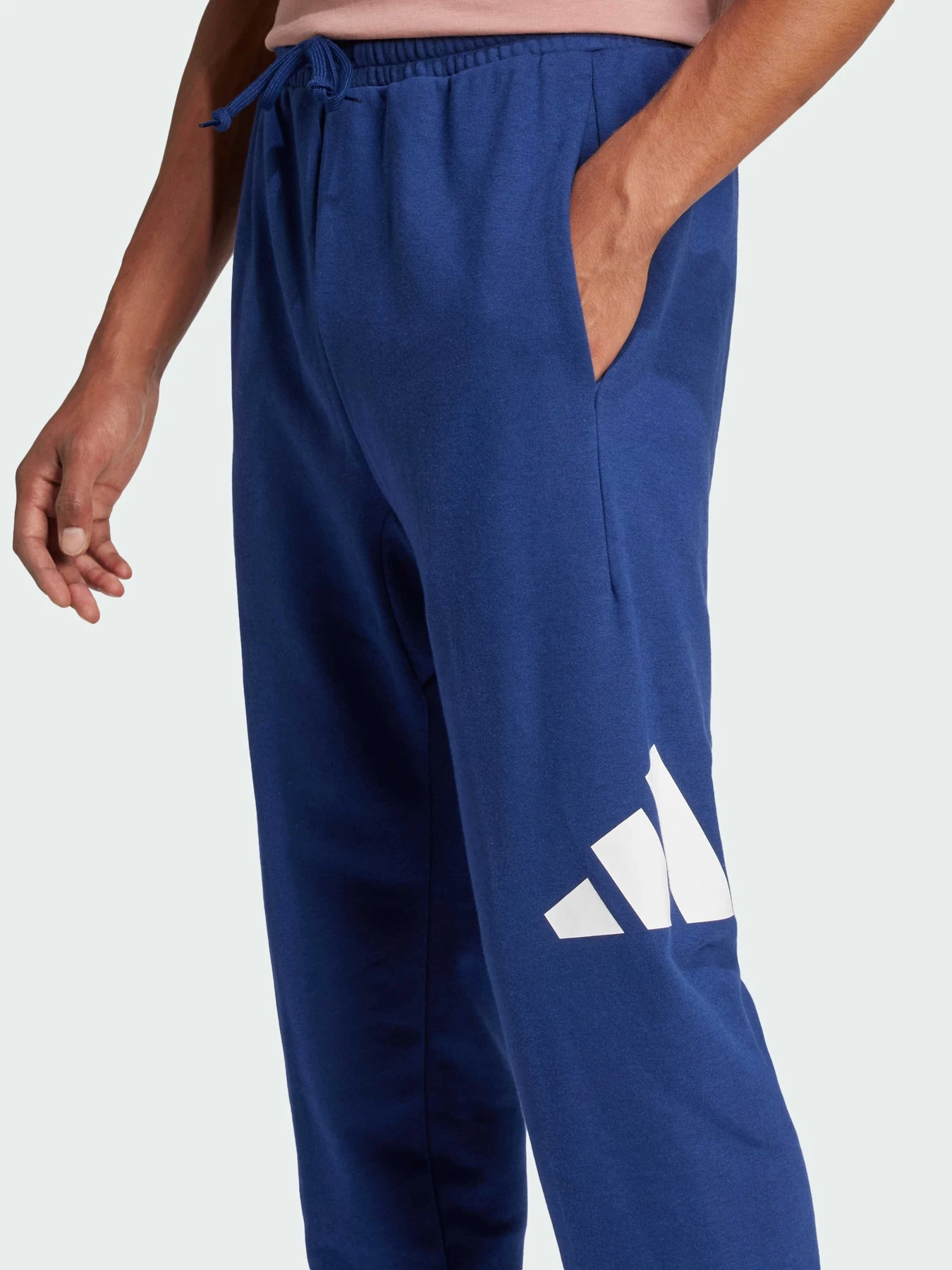 Брюки Adidas модель JE8967 Брюки Adidas модель JE8967 Фото