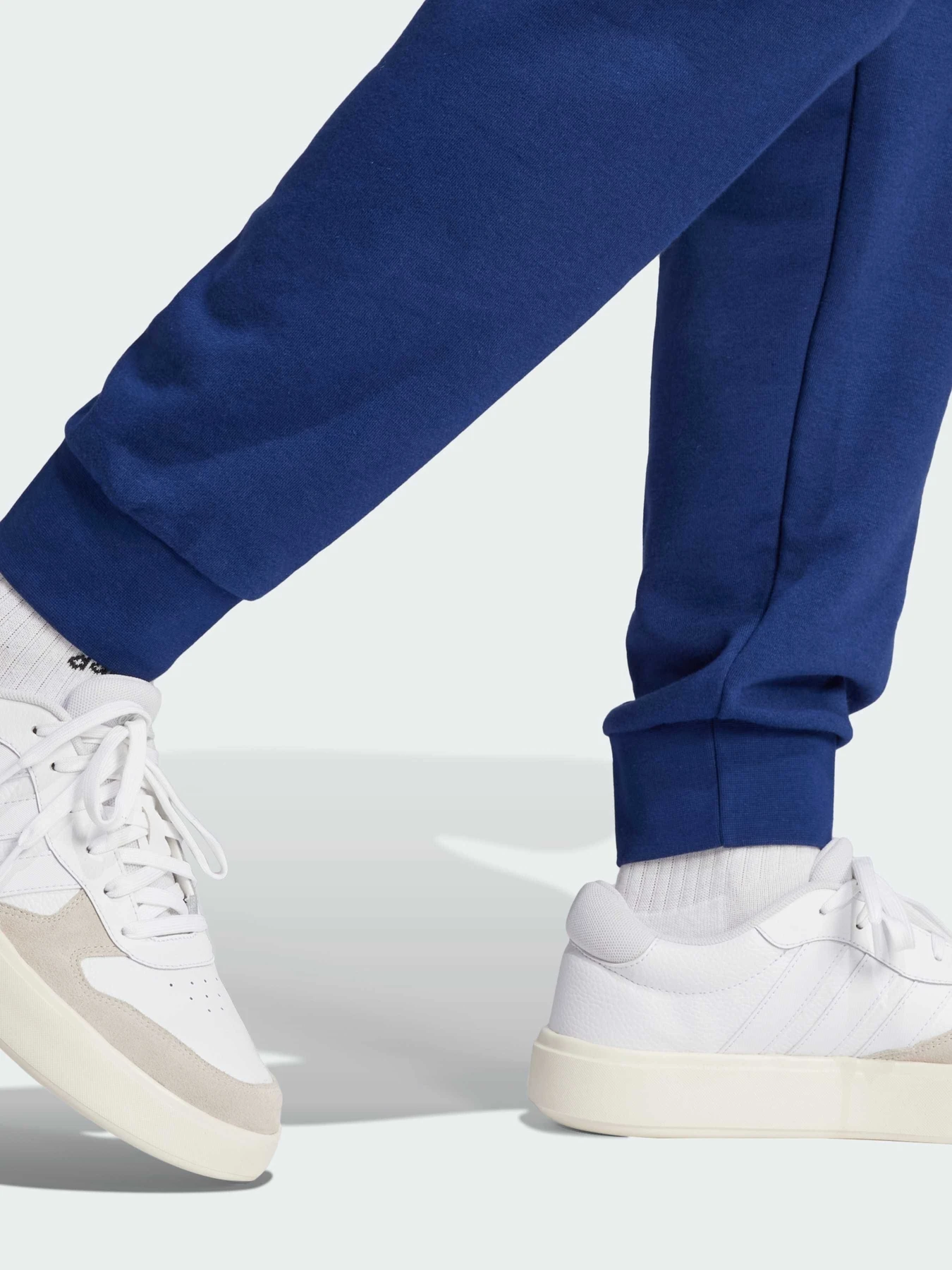 Брюки Adidas модель JE8967 Брюки Adidas модель JE8967 Фото