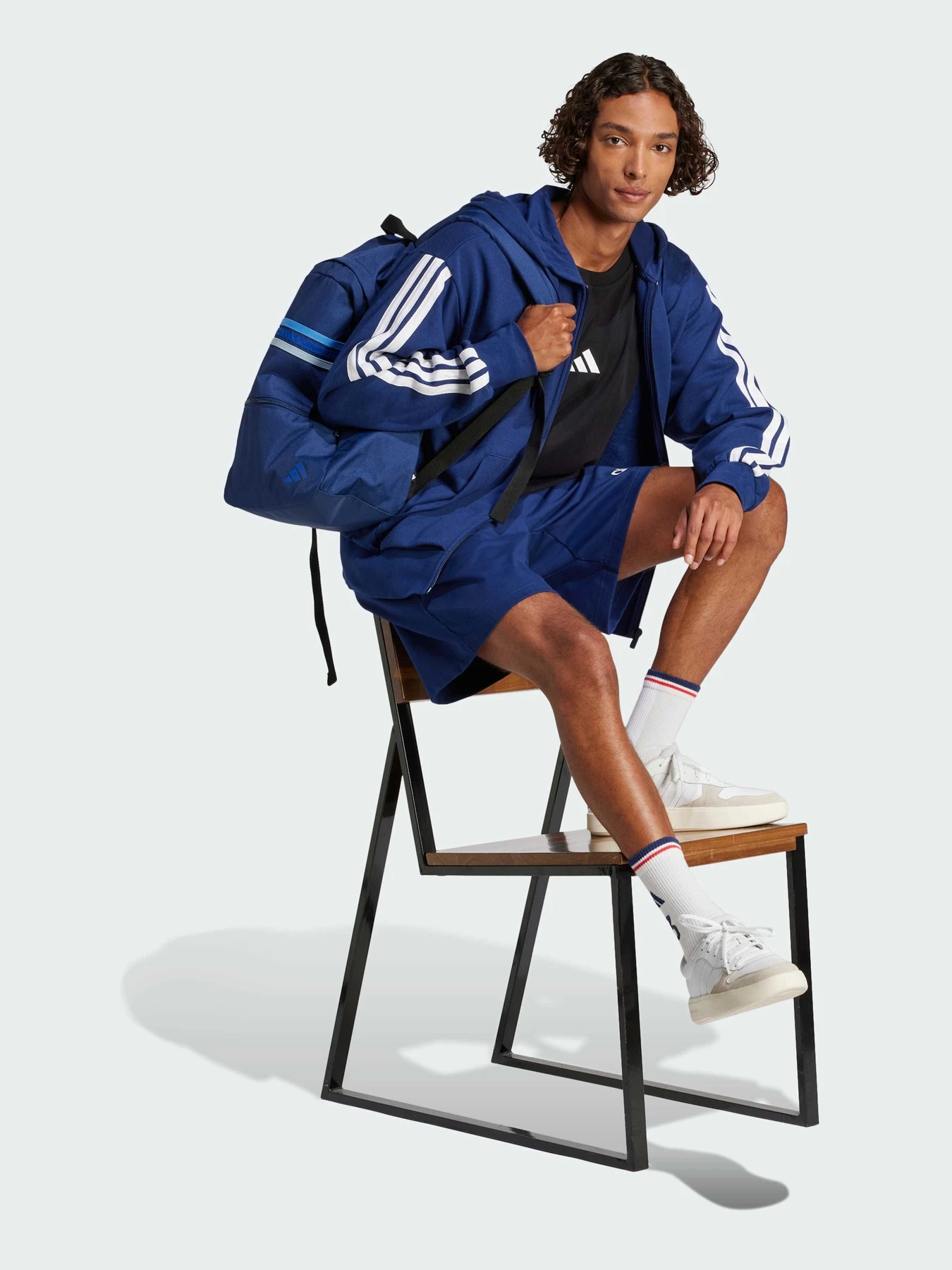 Худи и свитшоты Adidas модель JE6341 Фото