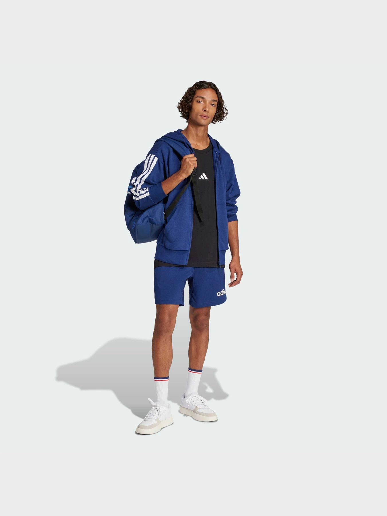 Худи и свитшоты Adidas модель JE6341 Фото