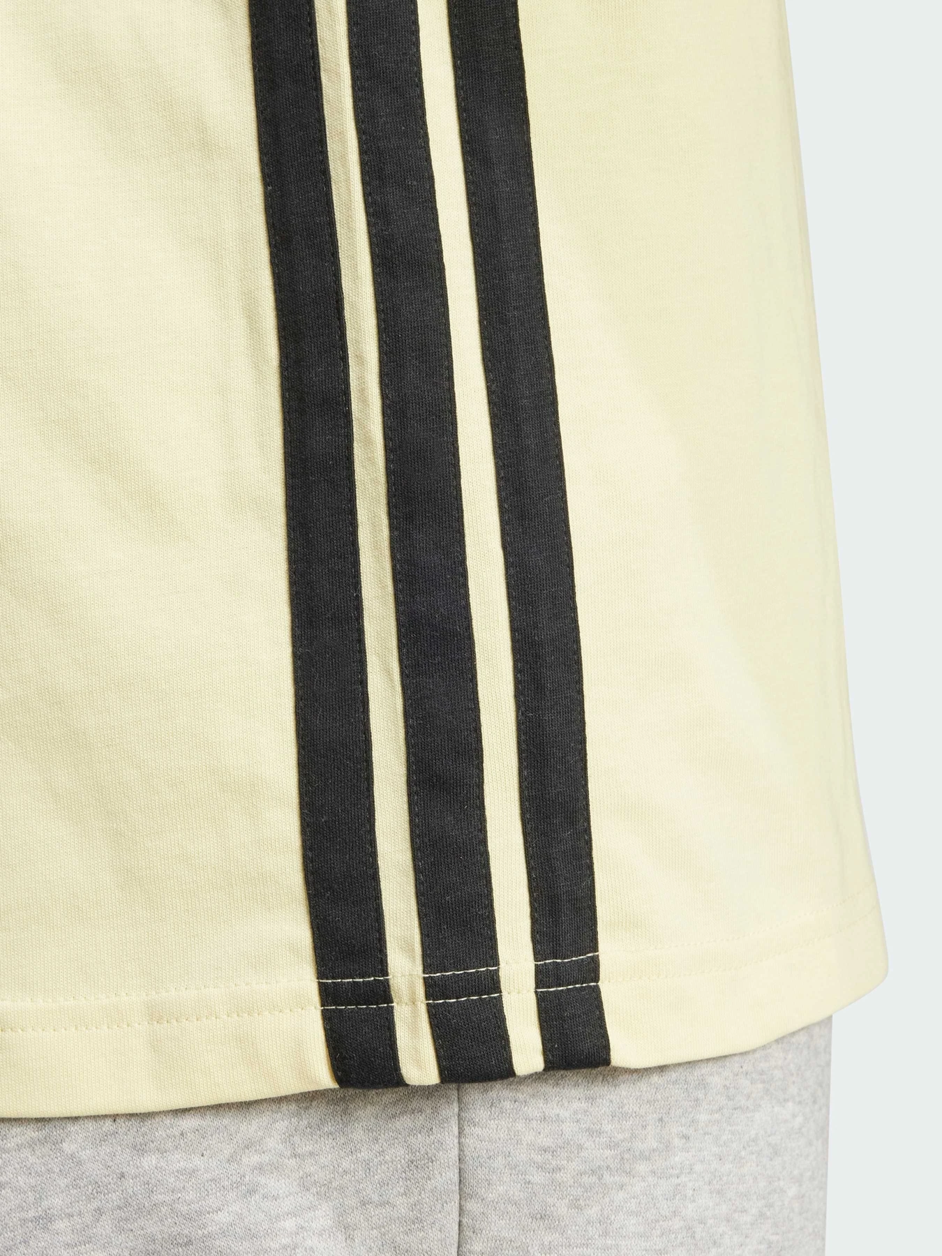 Футболки і поло Adidas модель JE6387 Футболки і поло Adidas модель JE6387 Фото