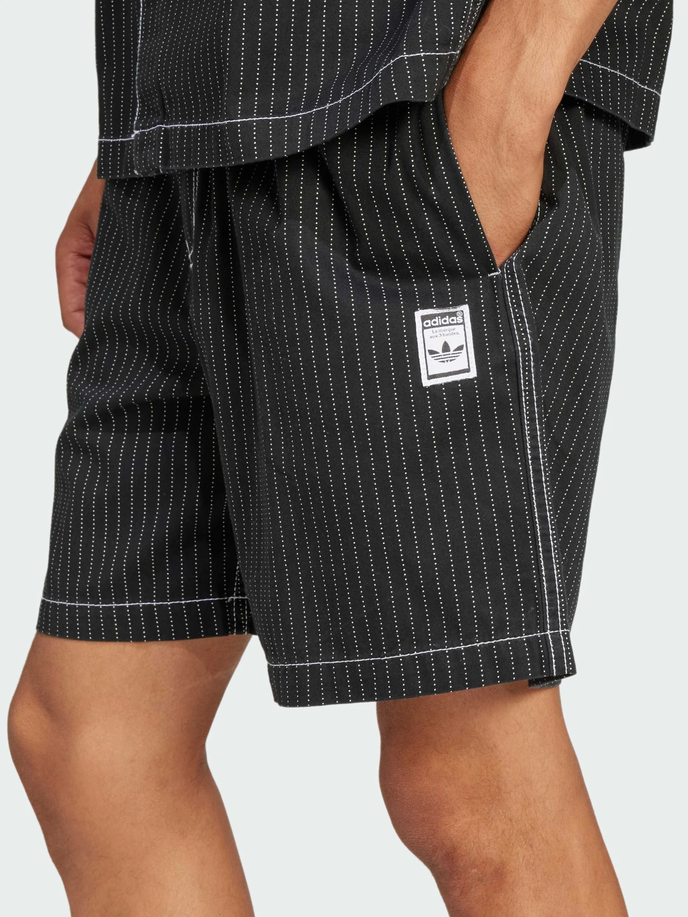 Шорты Adidas Graphics модель JP4491 Шорты Adidas Graphics модель JP4491 Фото