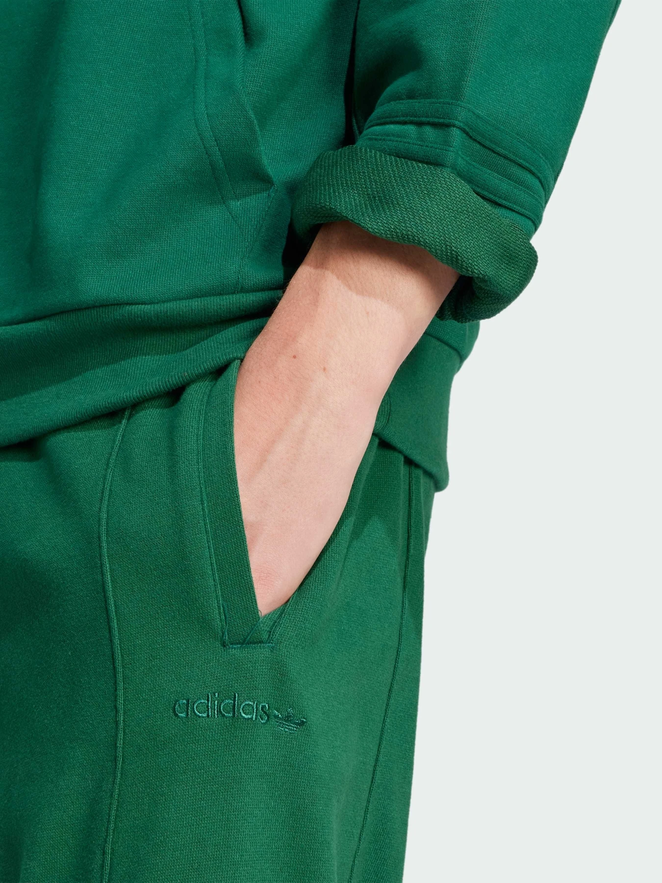 Худи и свитшоты Adidas модель JC8352 Худи и свитшоты Adidas модель JC8352 Фото