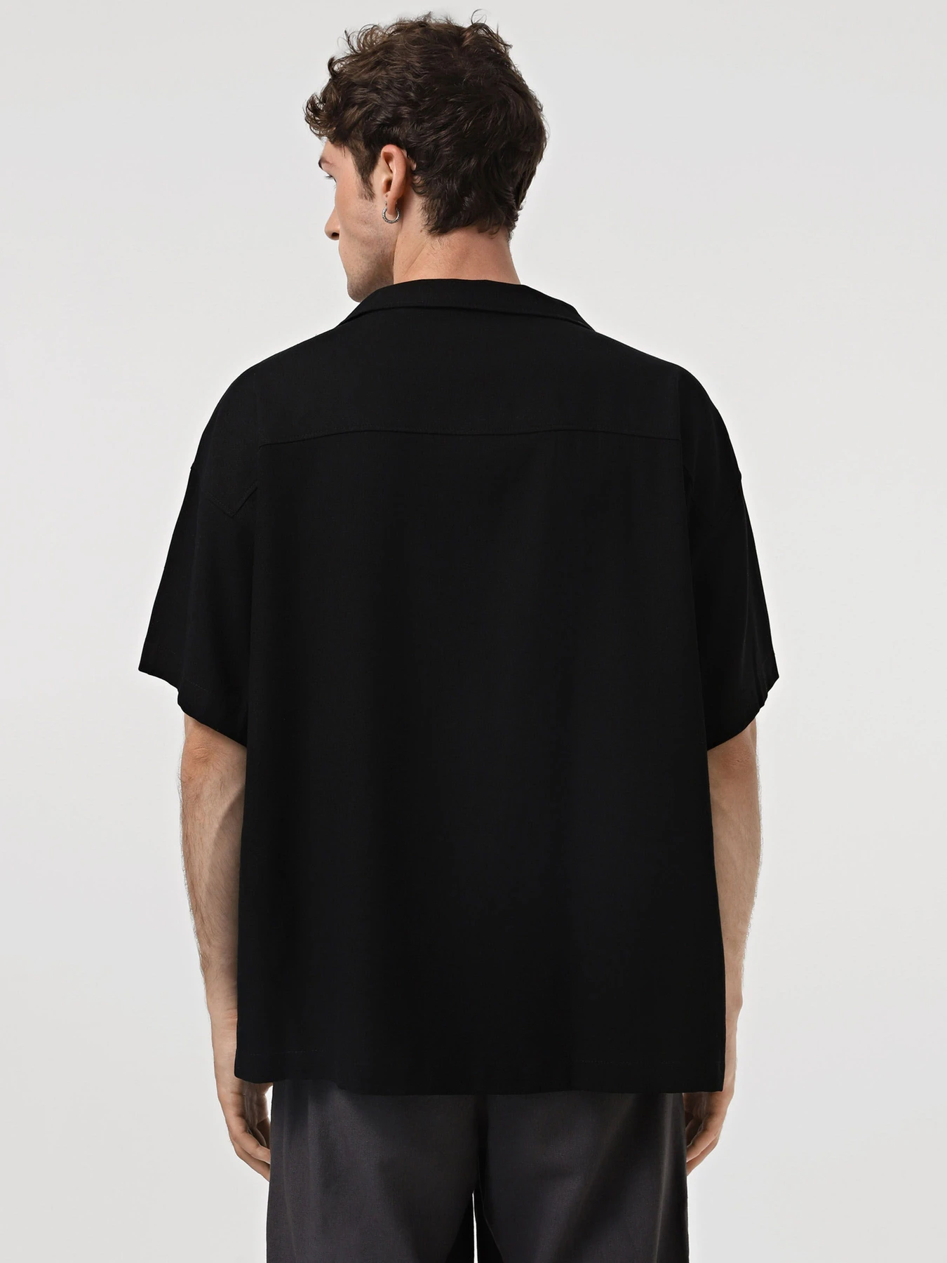 Сорочки IJ модель ij-sorochkaKR-linen-black-man Фото