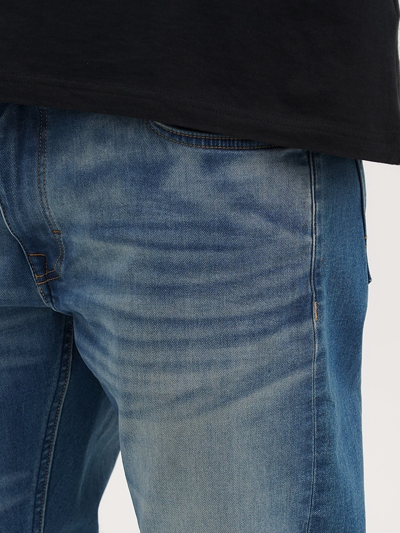 Джинсы Mustang Jeans Oregon Slim K модель 1014374 Джинсы Mustang Jeans Oregon Slim K модель 1014374 Фото