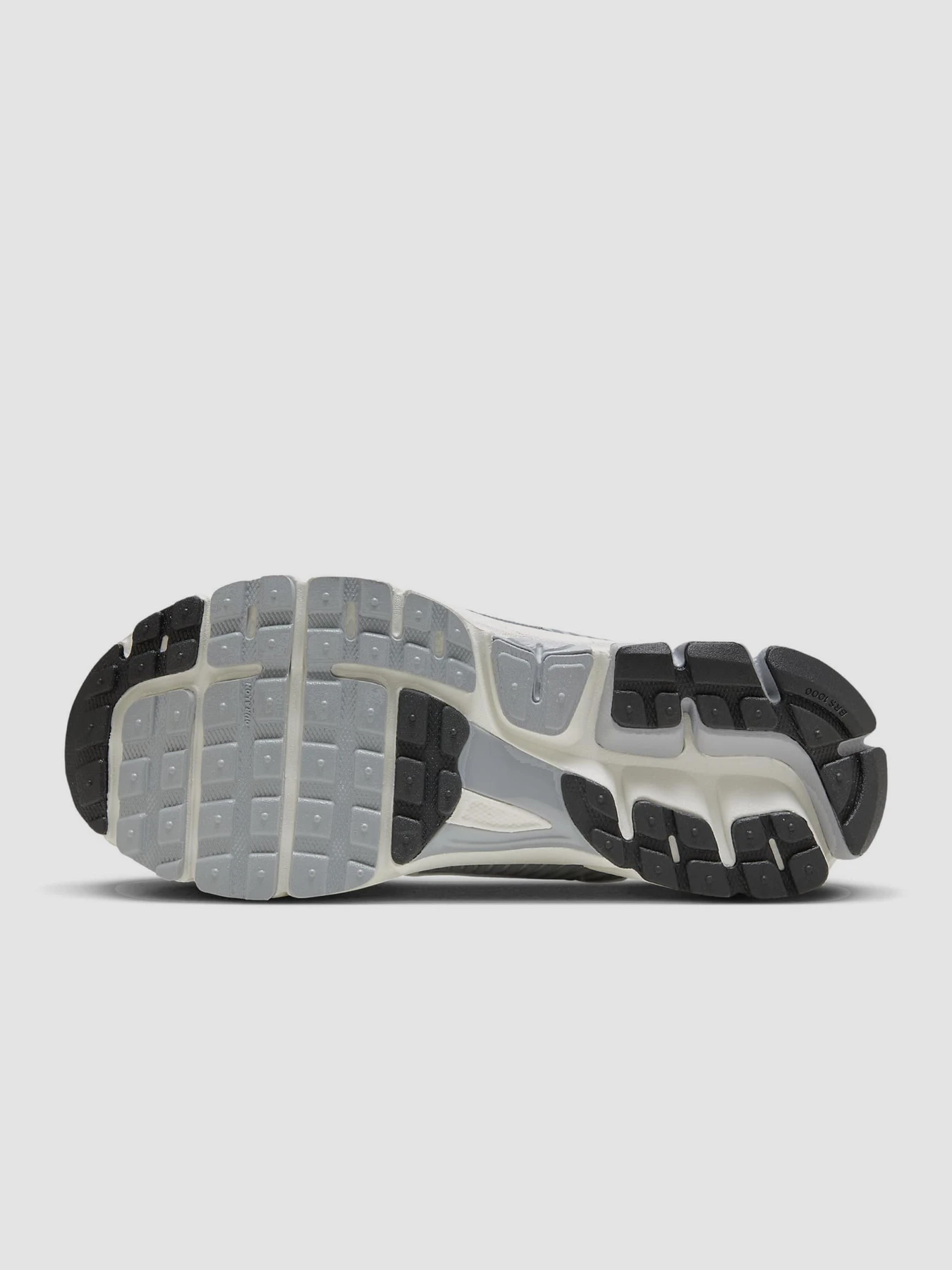 Кроссовки NIKE Zoom Vomero 5 модель FD9919-001 Фото