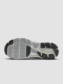 Кроссовки NIKE Zoom Vomero 5 модель FD9919-001 Фото
