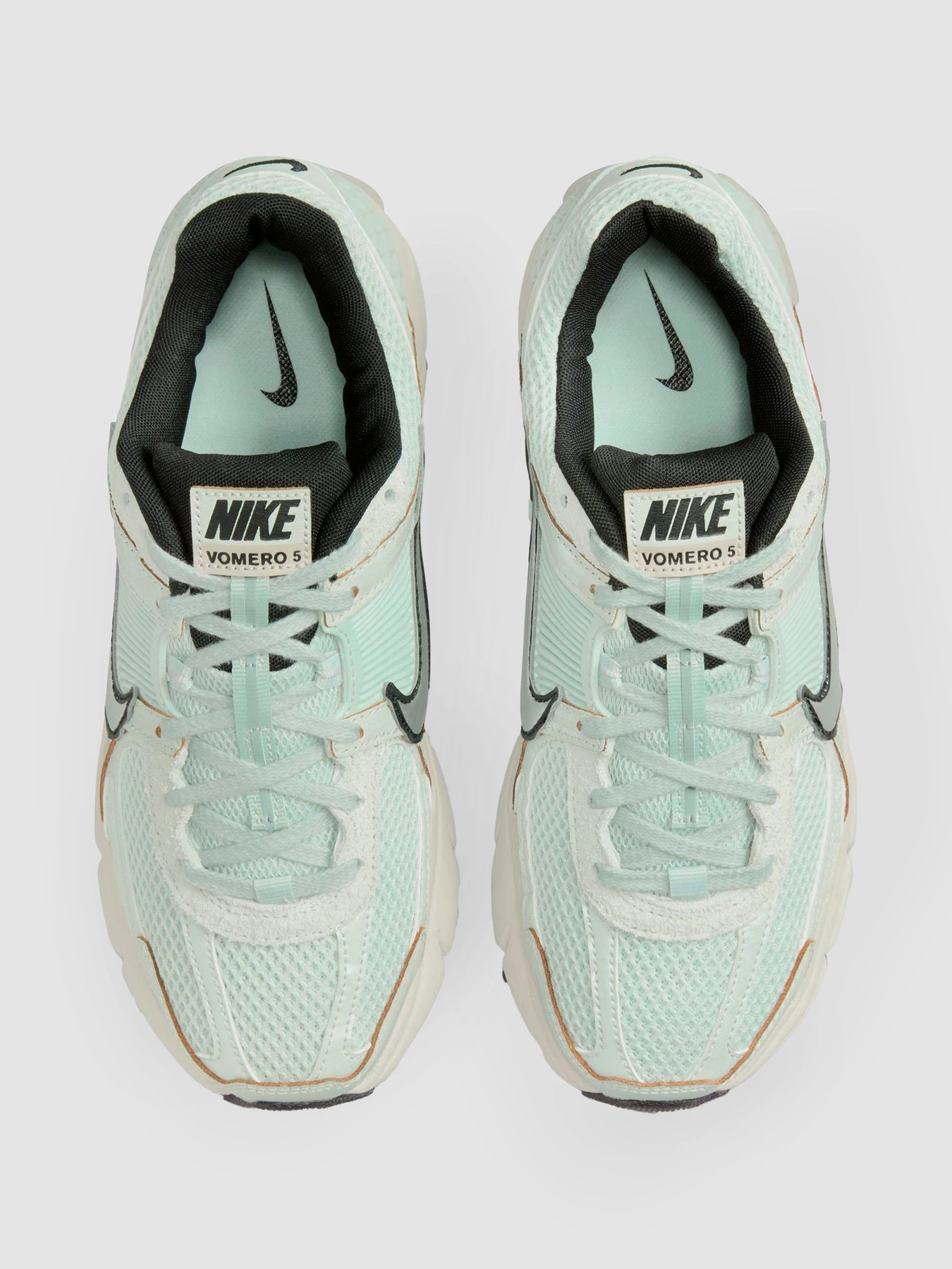 Кросівки NIKE Zoom Vomero 5 модель FN6742-001 Фото