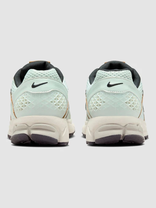 Жіночі Кросівки повсякденні NIKE Zoom Vomero 5 фото 3