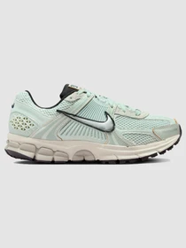 Кросівки NIKE Zoom Vomero 5 модель FN6742-001 Фото