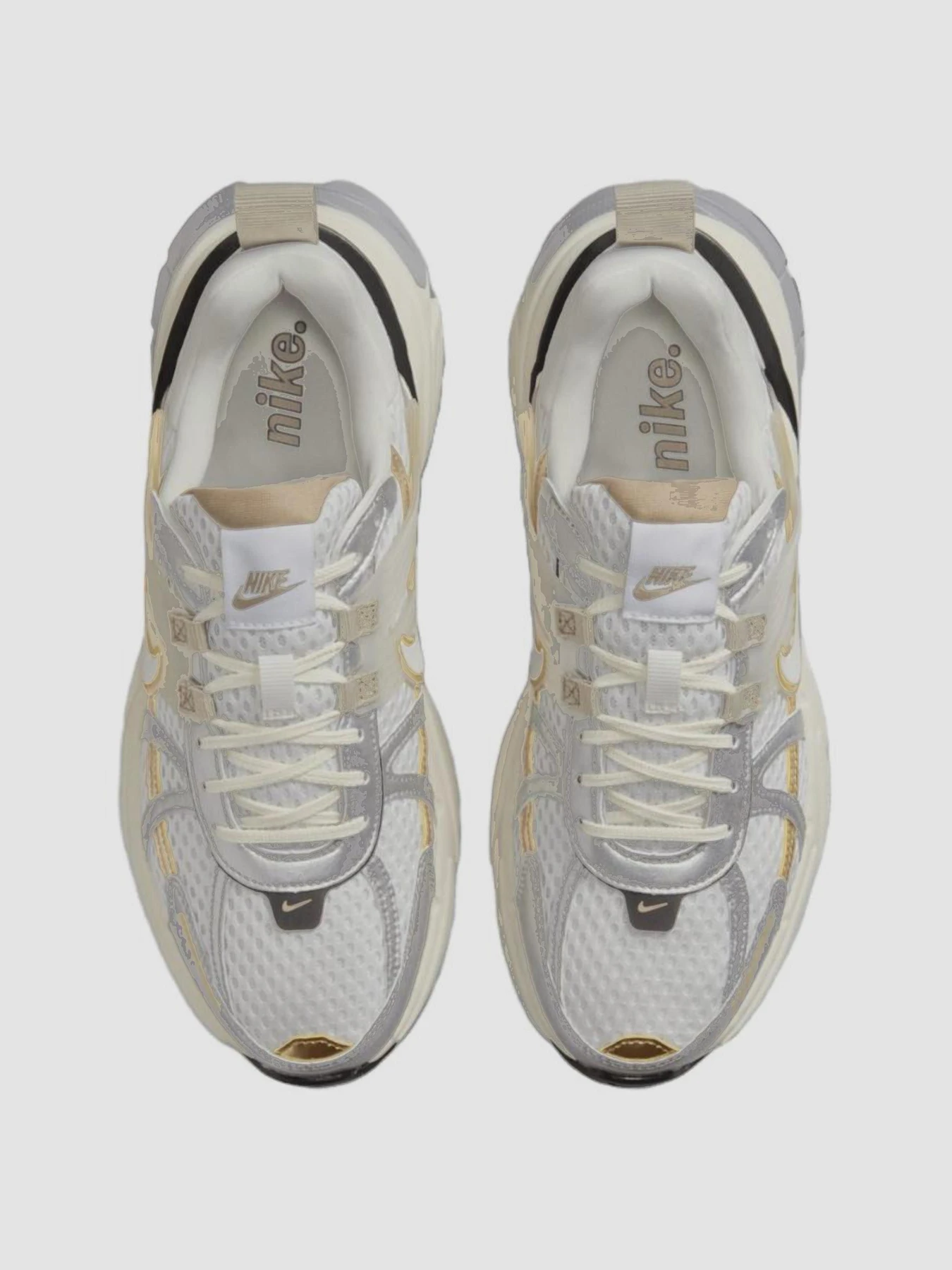 Кроссовки NIKE V2k Run модель HJ7245-100 Фото