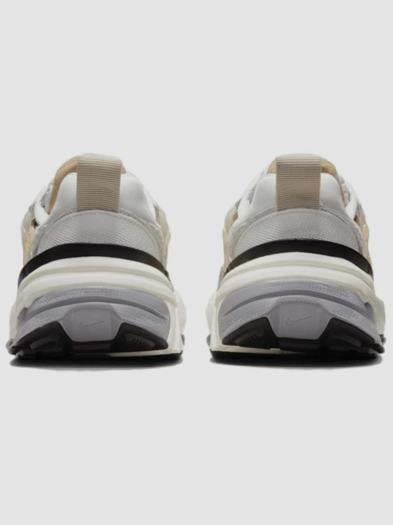Кроссовки NIKE V2k Run модель HJ7245-100 Фото