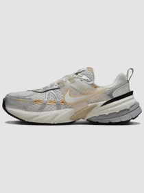 Кроссовки NIKE V2k Run модель HJ7245-100 Фото