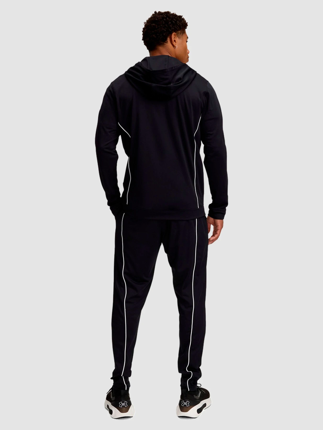 Костюмы Under Armour СEmea Tracksuit Novelty модель 1390152-001 Фото