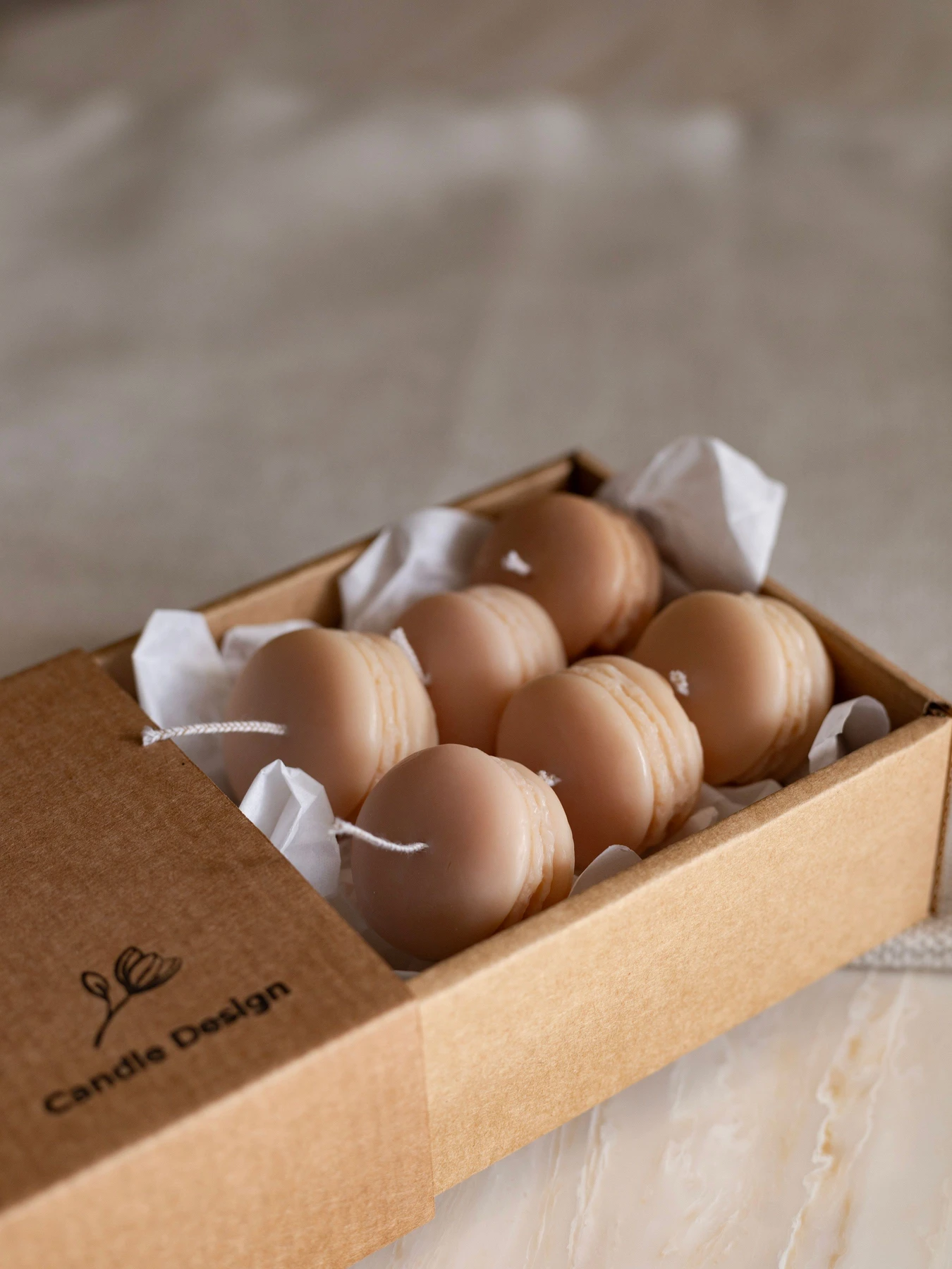 Ароматическая свеча "Макарун", аромат Almond Macaron (макарун), из натурального оливкового воска Candle Design модель 130.2002 Фото