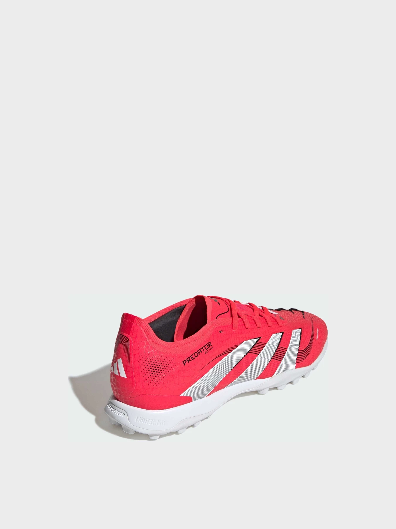 Кроссовки Adidas Predator модель ID3764 Кроссовки Adidas Predator модель ID3764 Фото