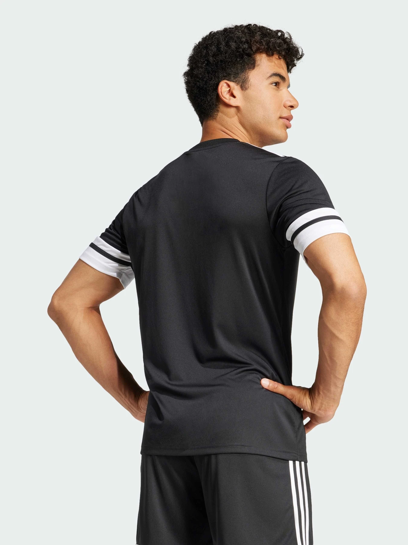 Футболки и поло Adidas модель JG5832 Футболки и поло Adidas модель JG5832 Фото