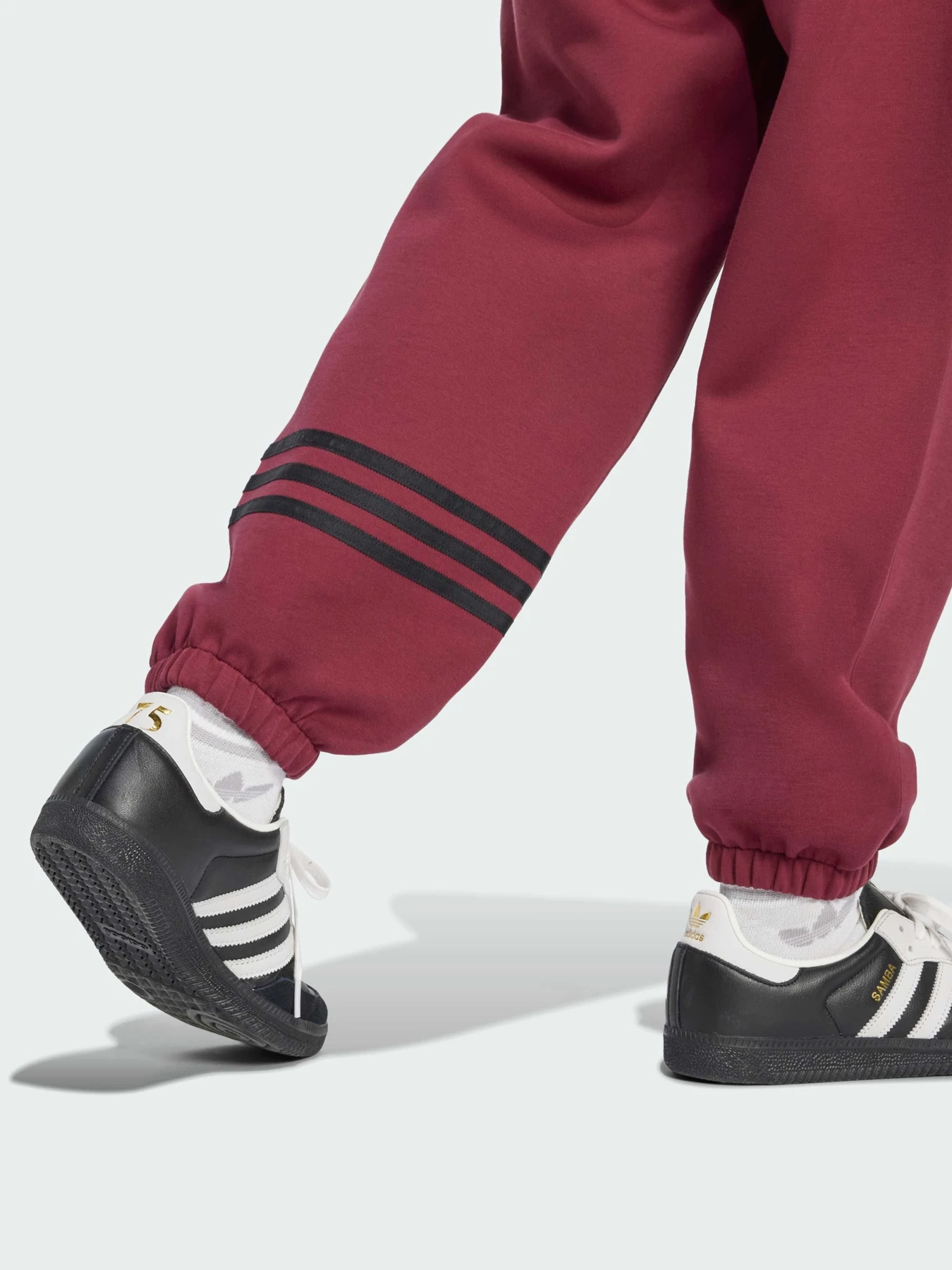 Брюки Adidas Adicolor модель JC9902 Брюки Adidas Adicolor модель JC9902 Фото