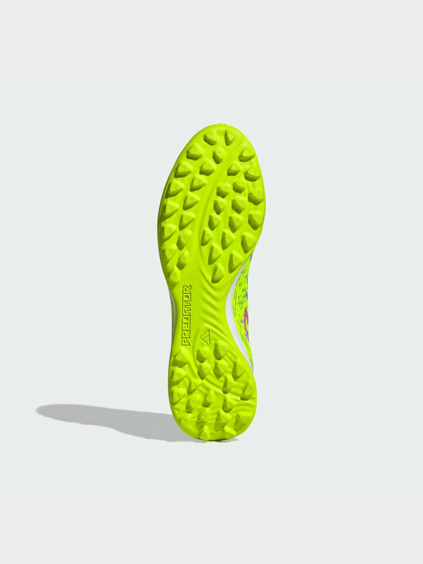 Кроссовки Adidas Predator модель ID3770 Кроссовки Adidas Predator модель ID3770 Фото