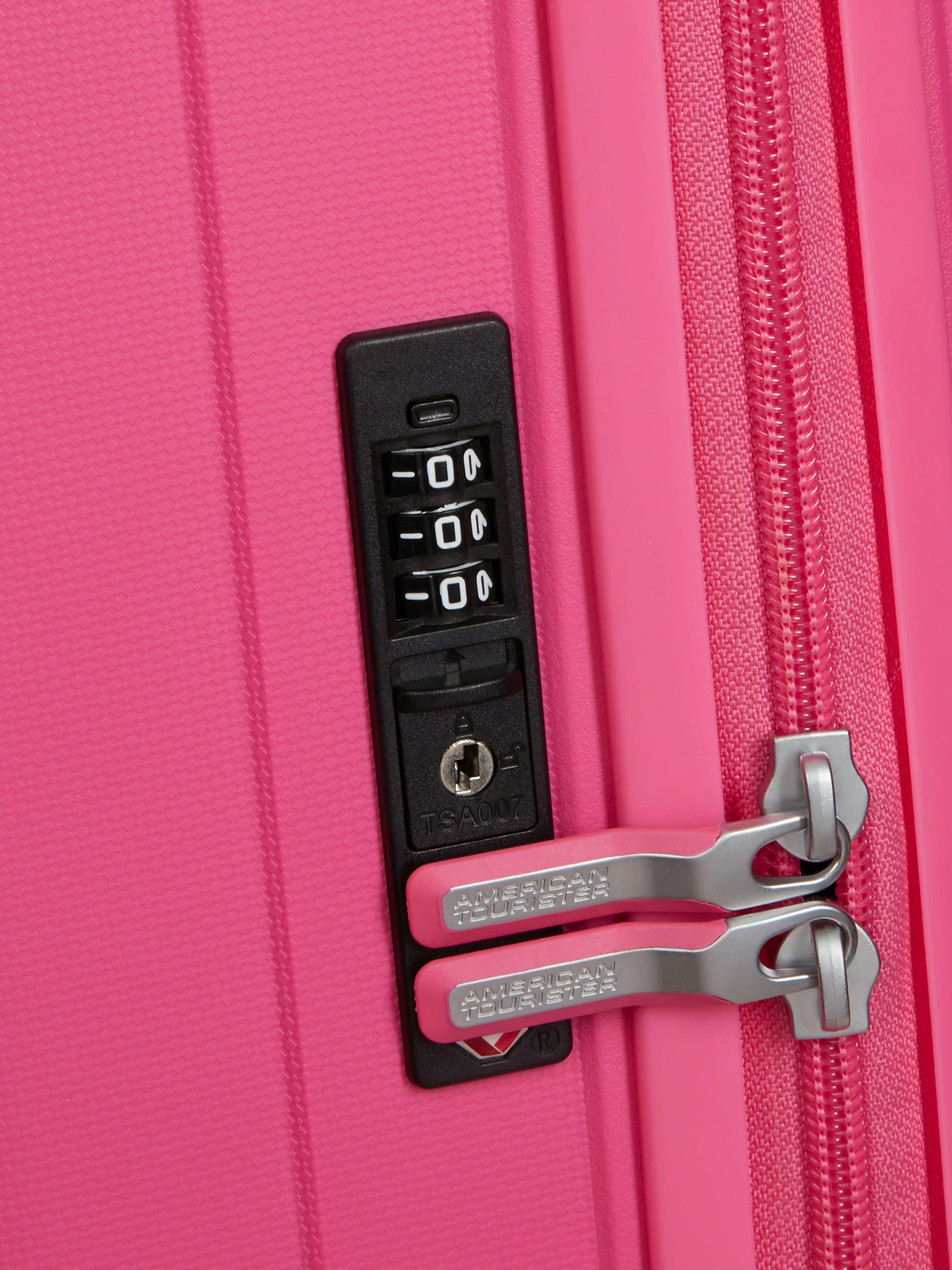 Дорожні сумки та валізи American Tourister модель MH390003 Фото