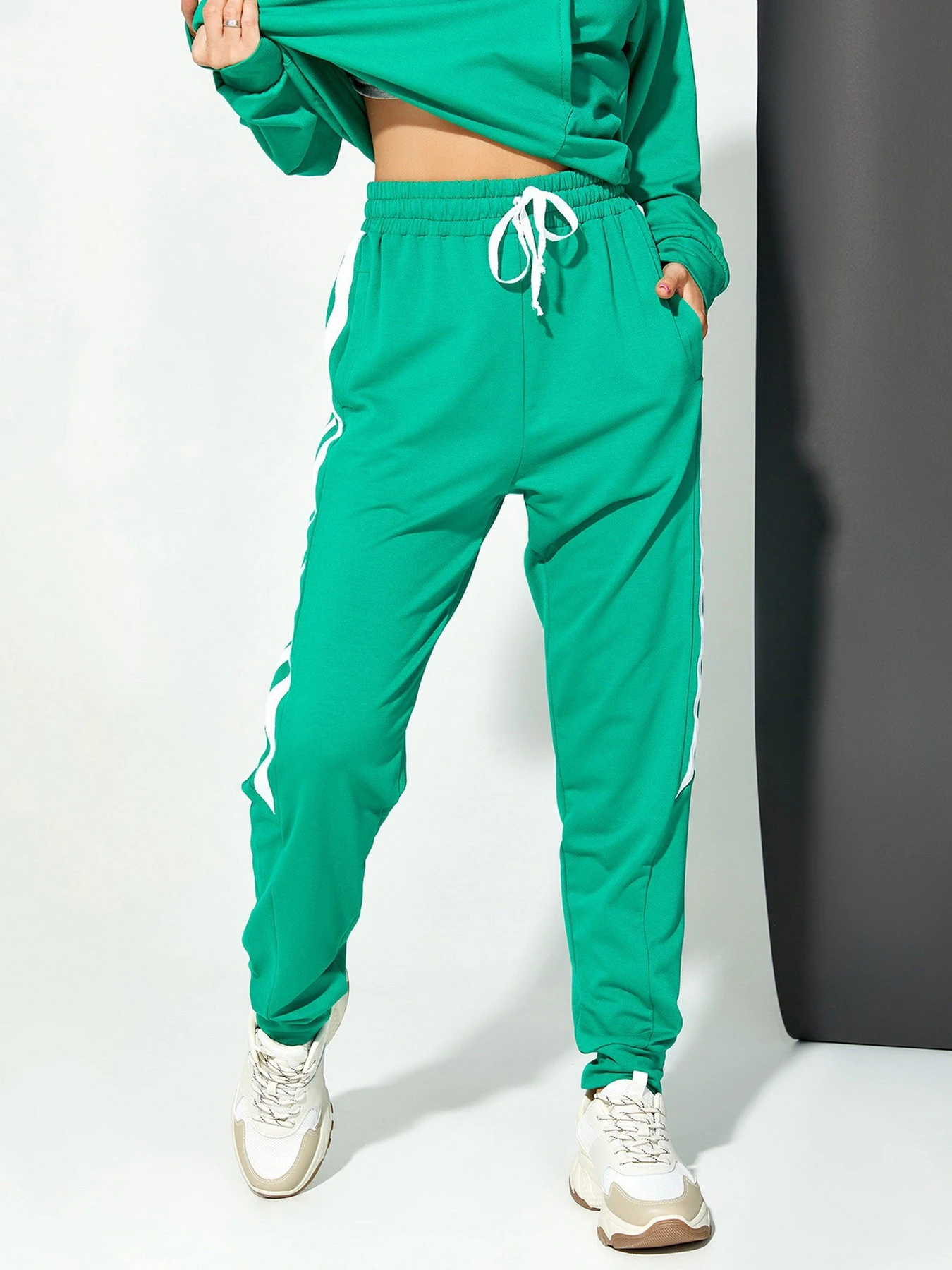 Брюки ISSA Plus модель 12911_green Брюки ISSA Plus модель 12911_green Фото