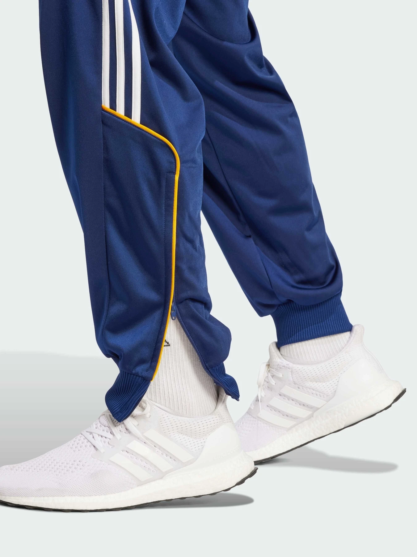 Брюки Adidas модель JW1994 Брюки Adidas модель JW1994 Фото