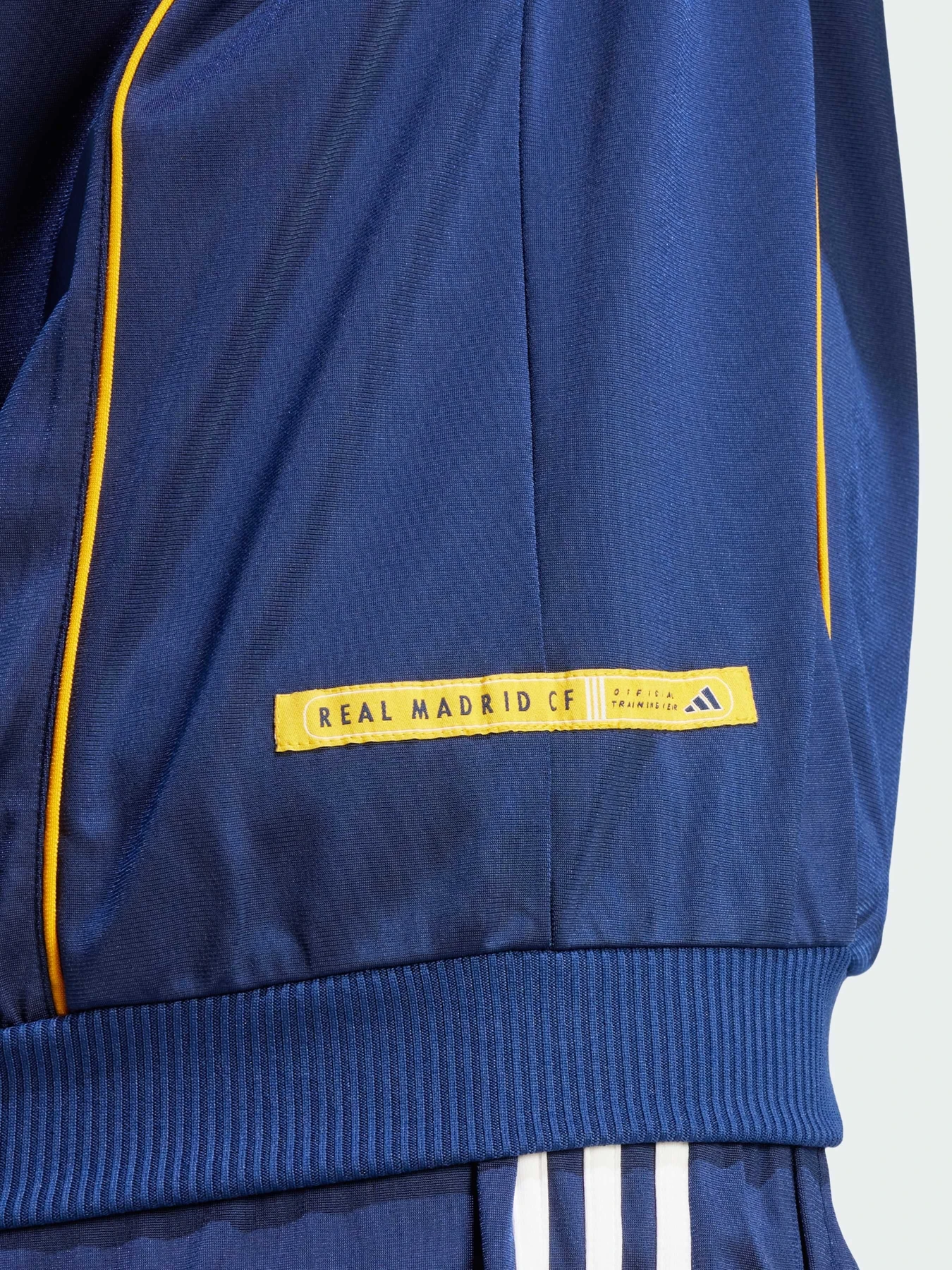 Худи и свитшоты Adidas модель JW1993 Худи и свитшоты Adidas модель JW1993 Фото